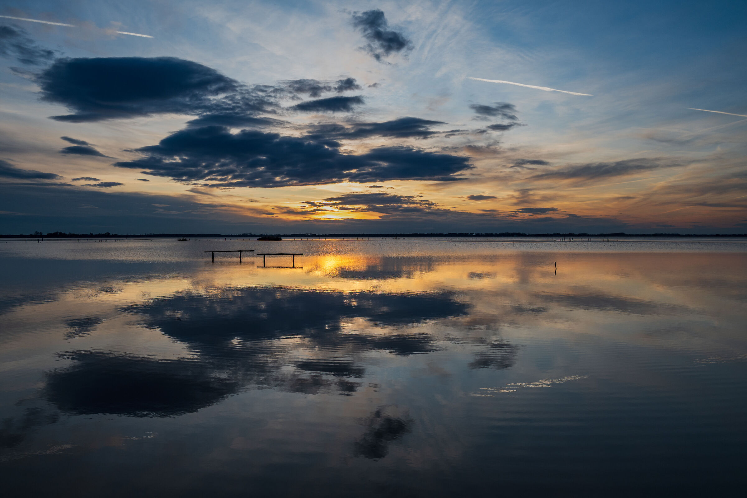 tramonto sul lago