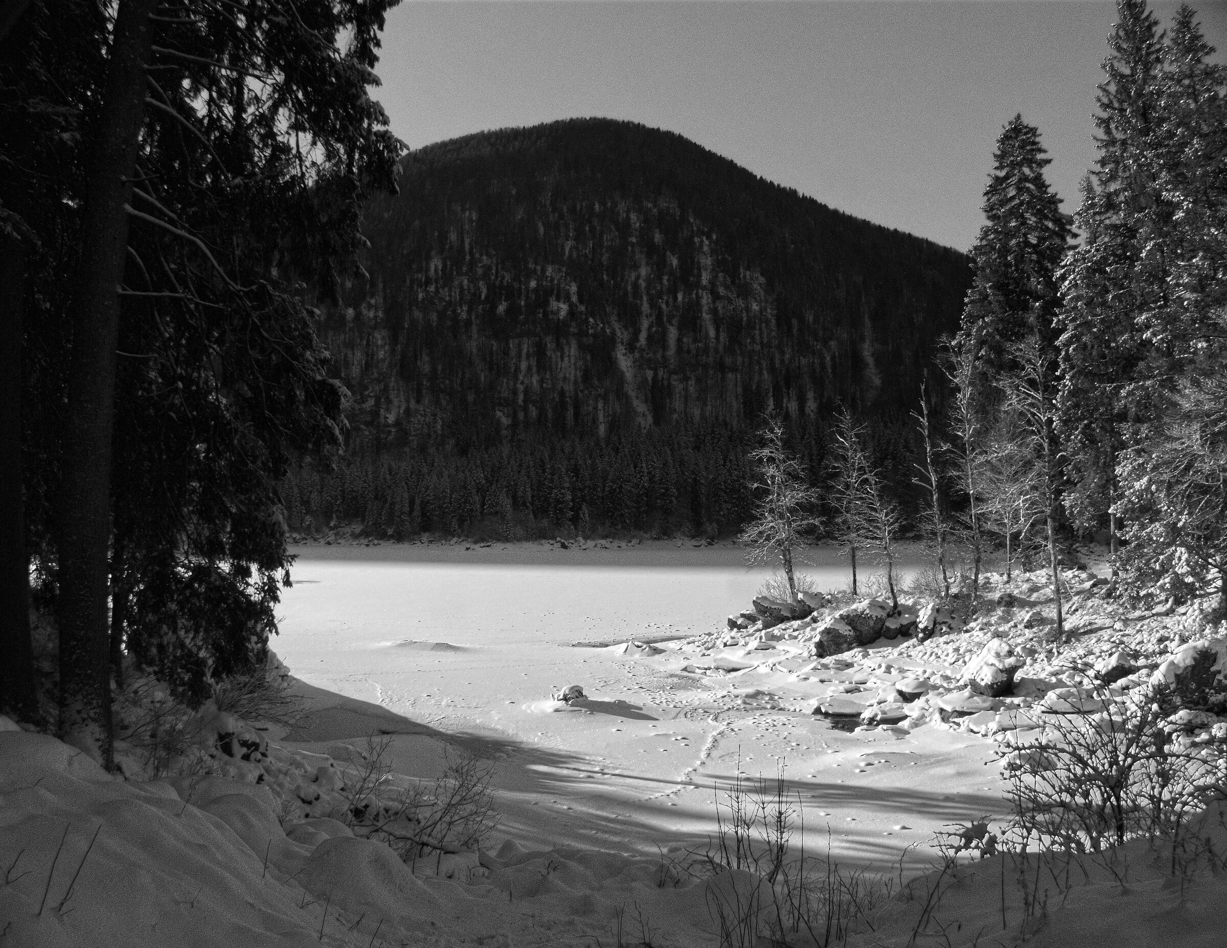 Light and shadow at the lakes