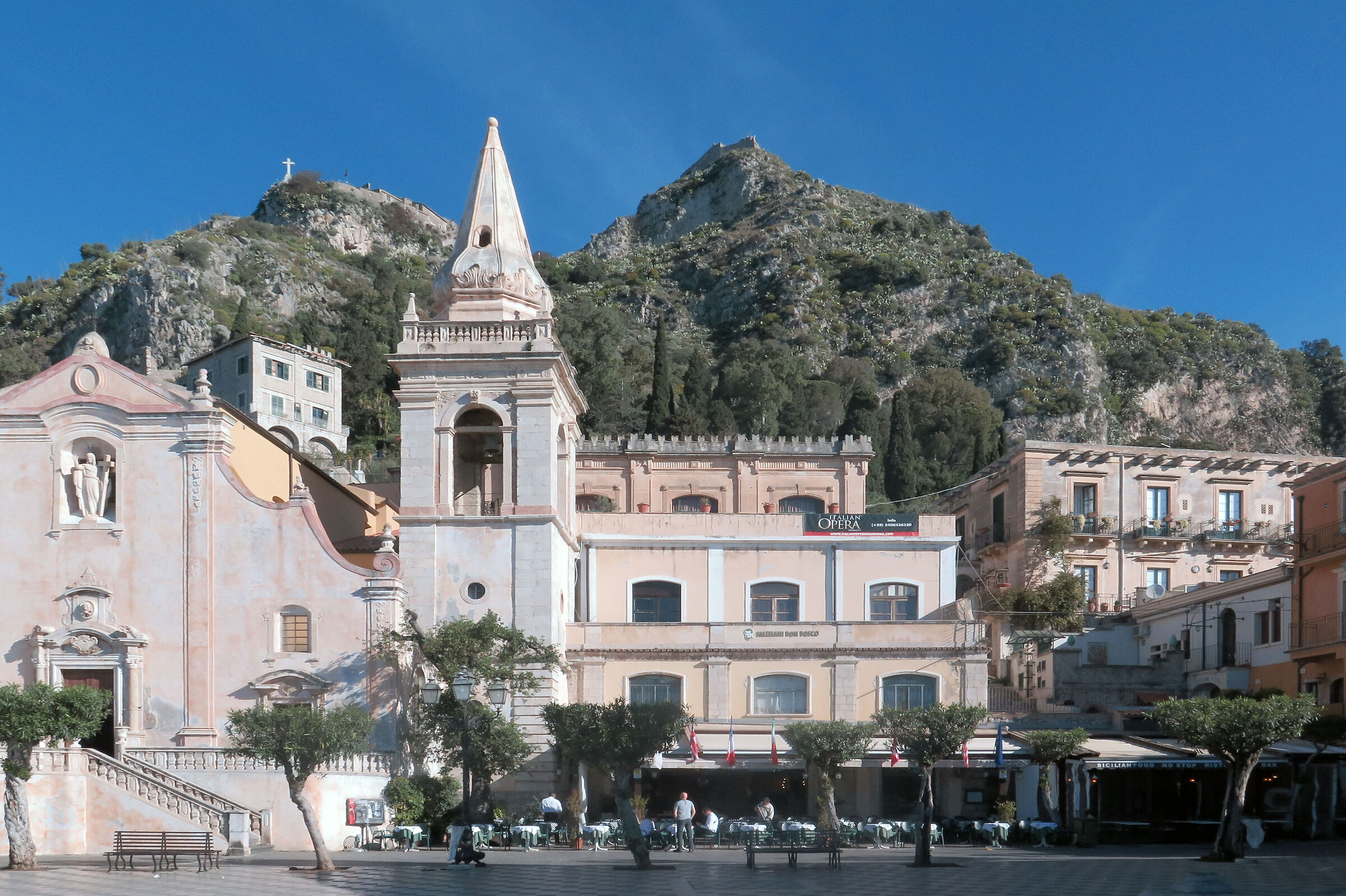 Chiesa di San Giuseppe in Piazza IX Aprile a Taormina.
