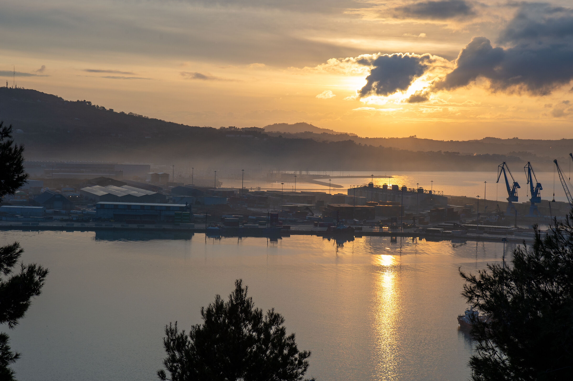 Tramonto dal porto di Ancona