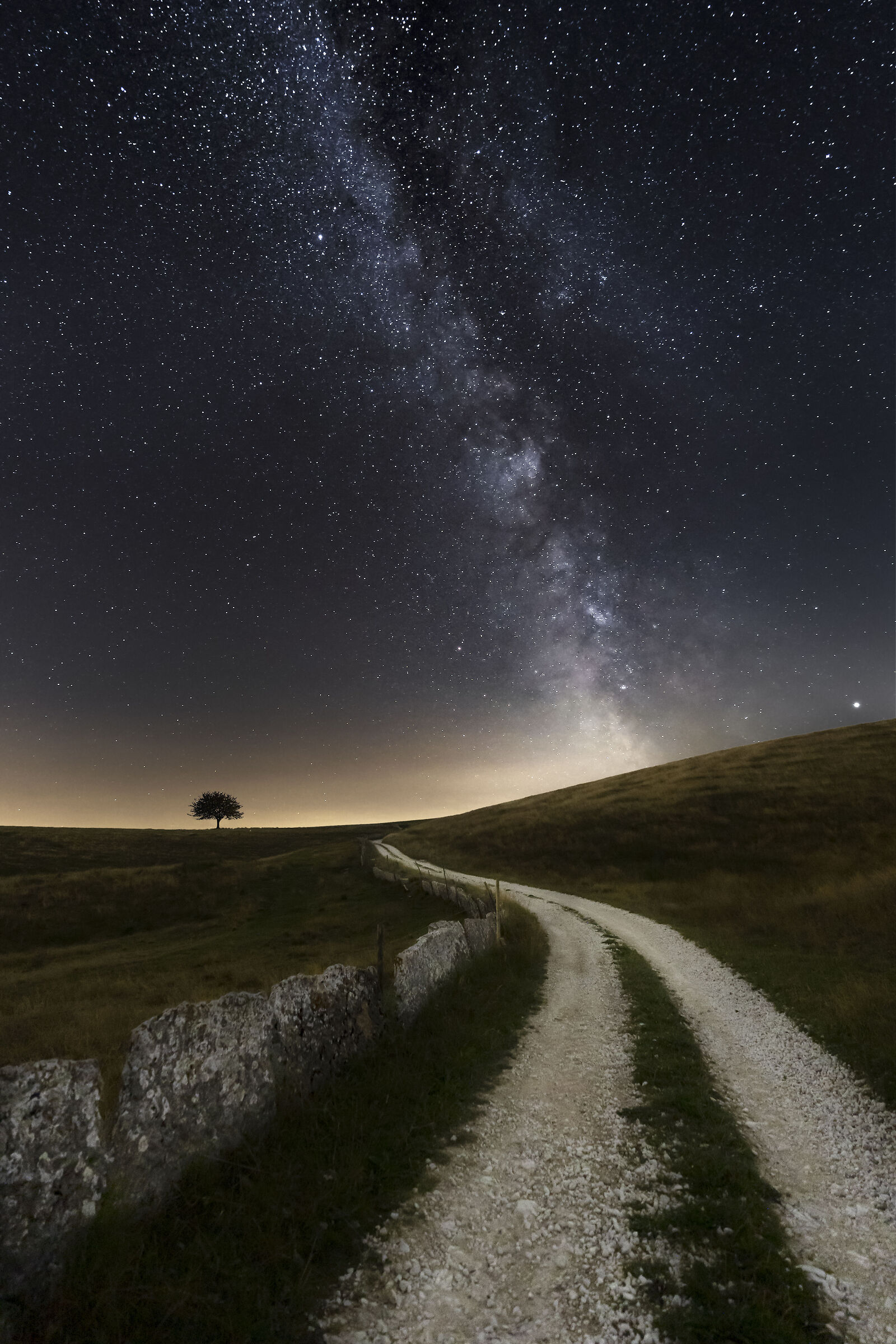 Sentiero in notturna