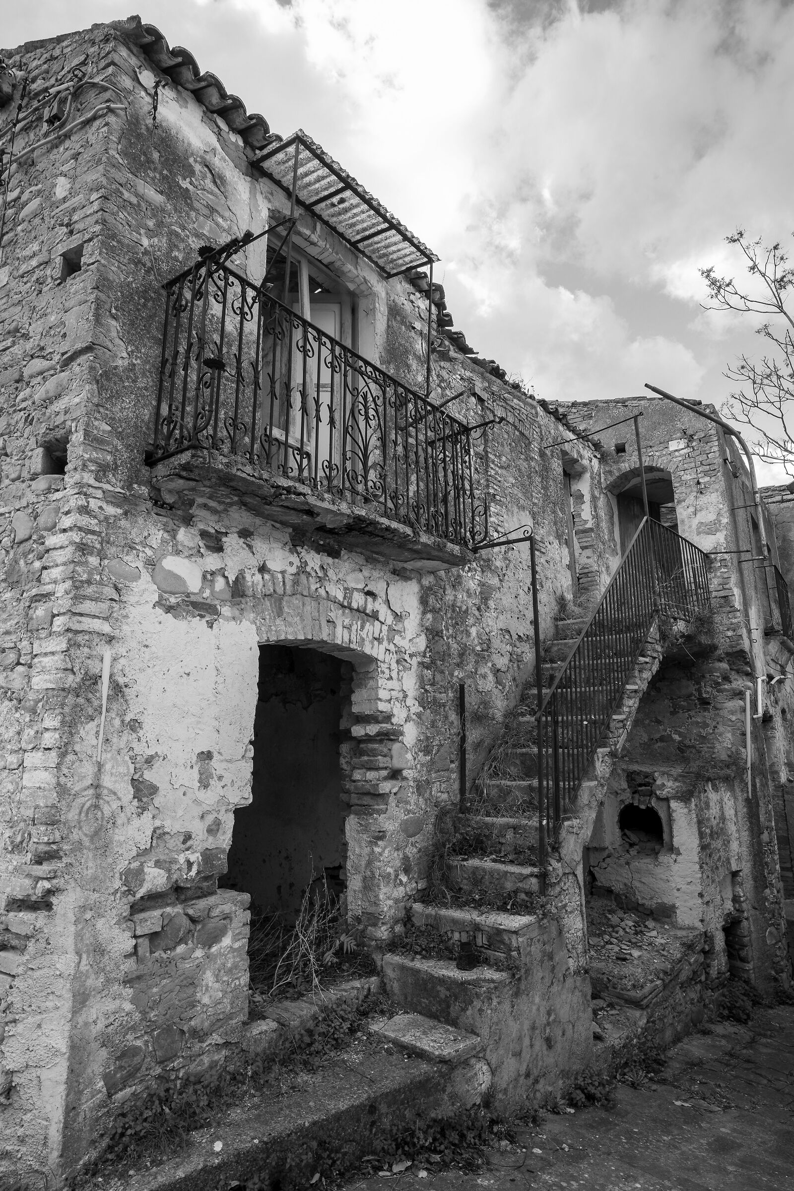 Alianello "Il Borgo Fantasma"