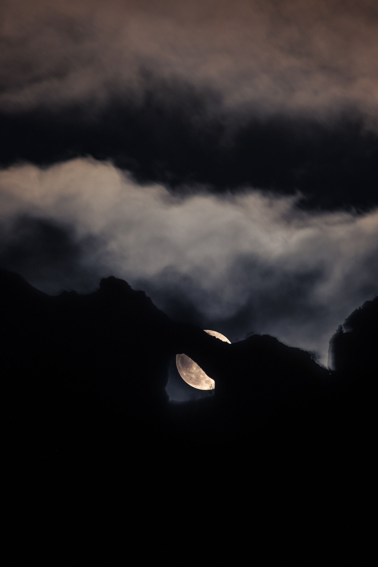 The Forato and the Moon