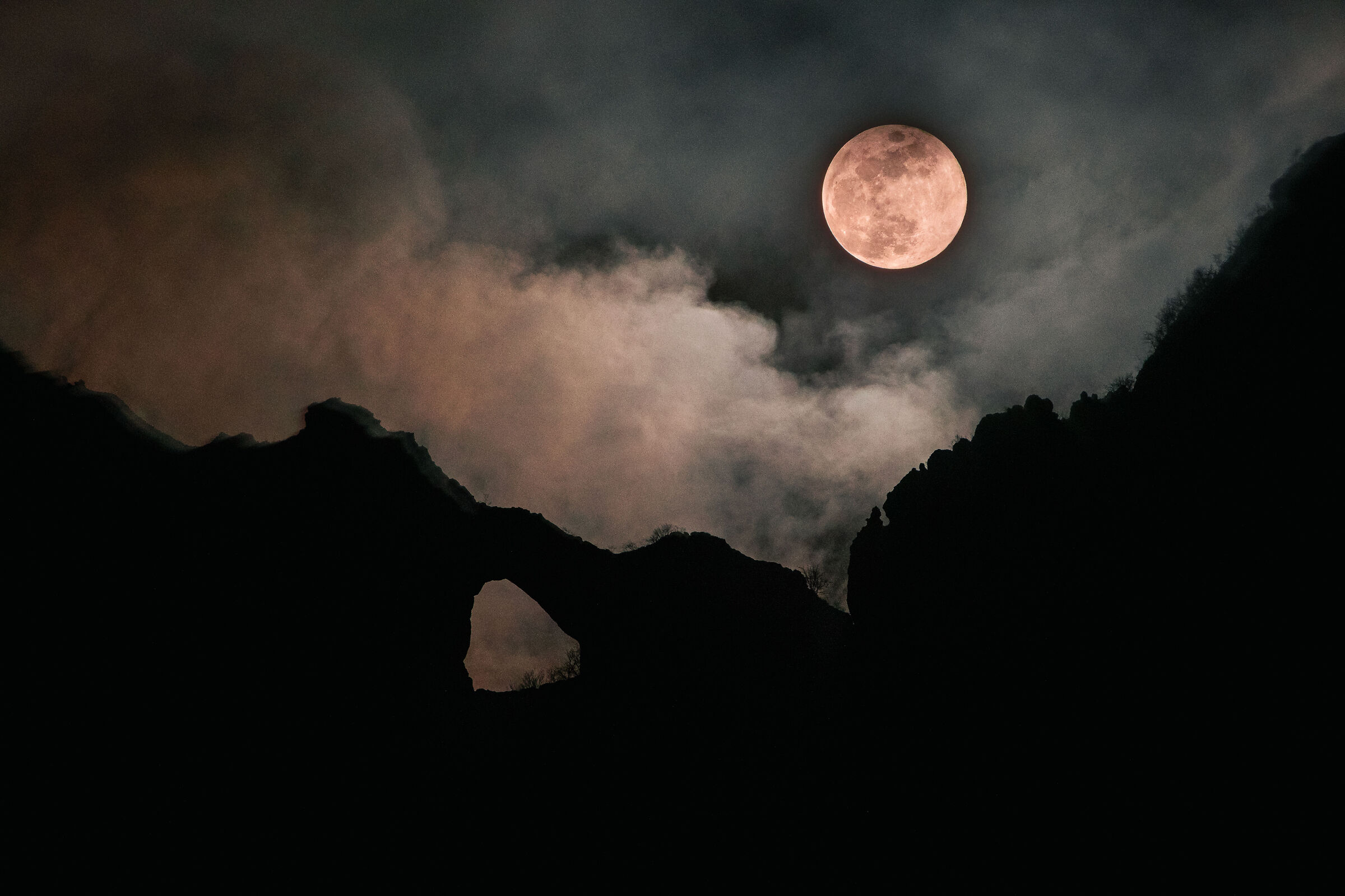 The Moon and the Forato