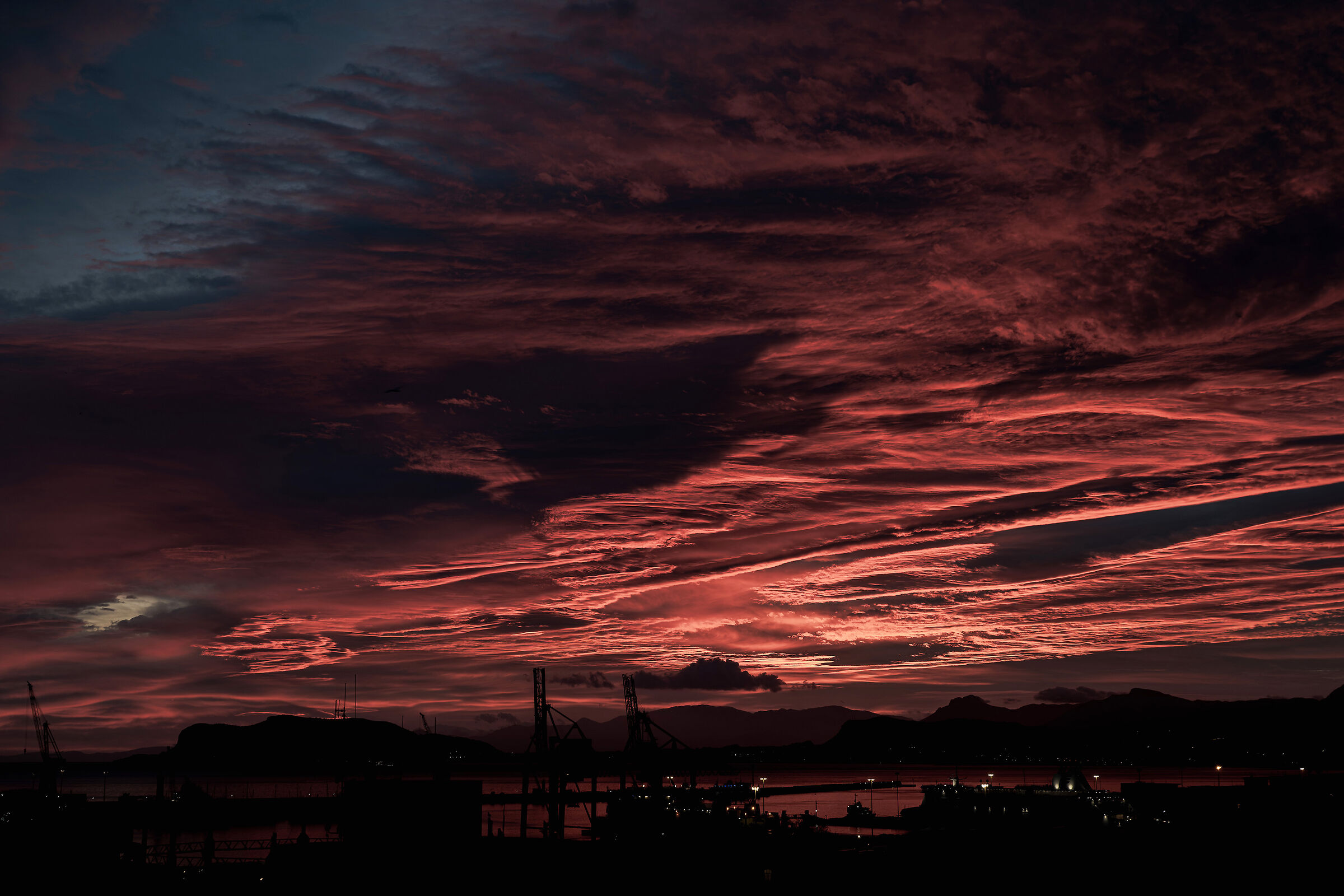 Alba sul golfo di Palermo