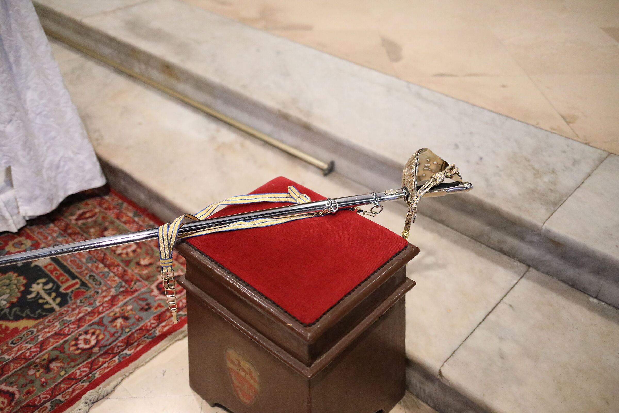 @ F.2 " ISO 12 thousand 800 " Canon 5 D IV, 35 F. 2 IS USM