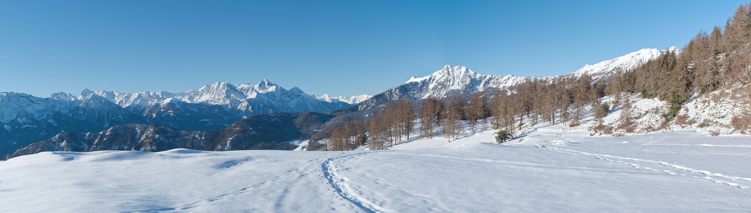 Val d'Aosta-January 2024 snowshoeing Artaz-Alpe Champlon