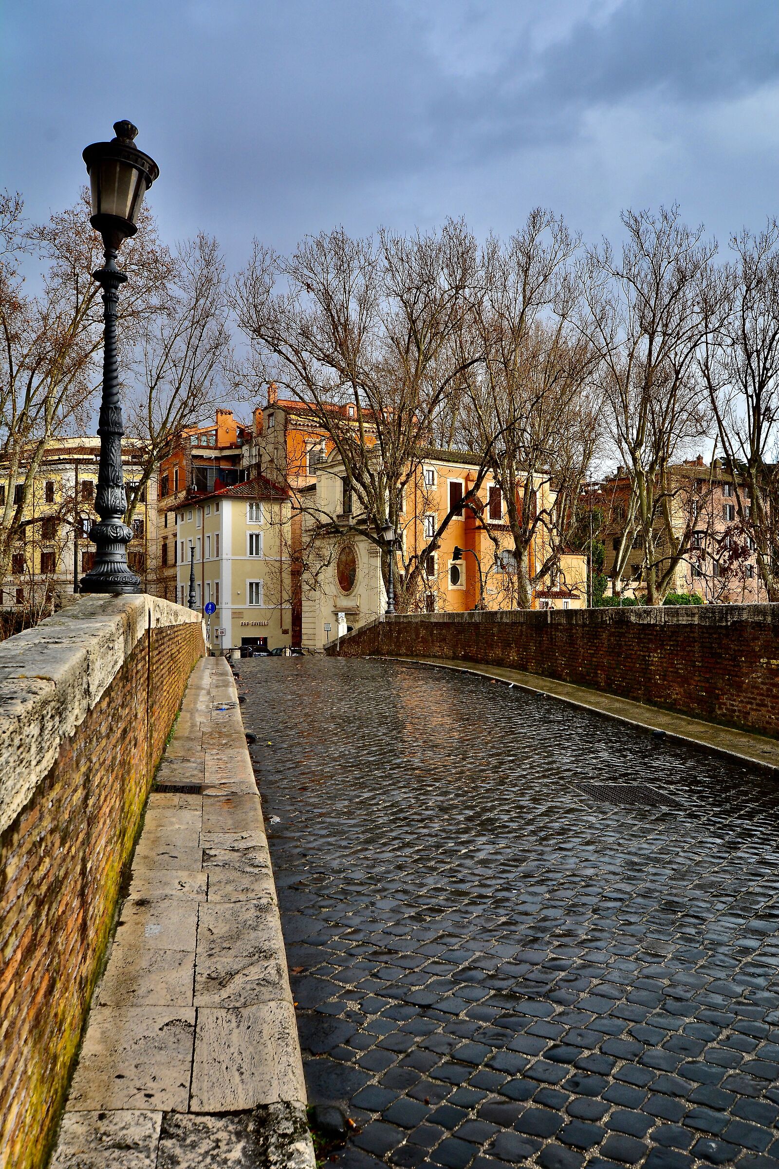 62 BC Fabricius Bridge.