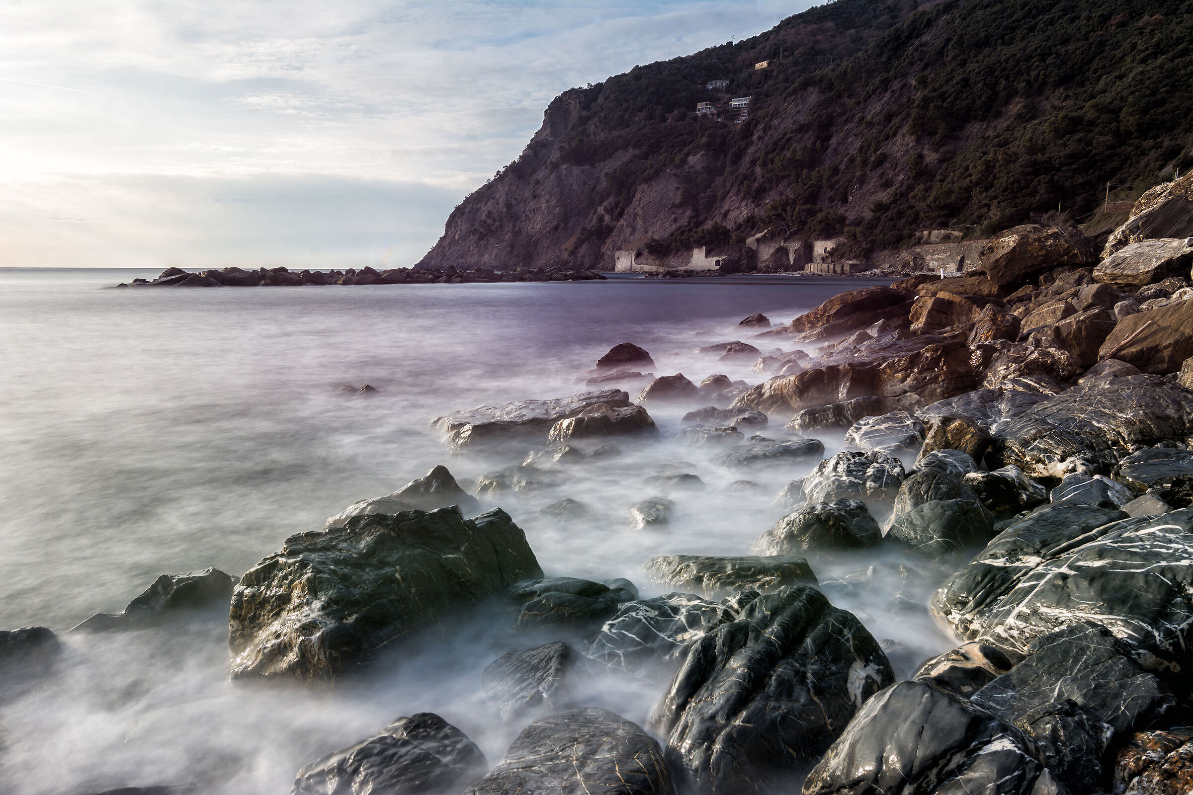 Tra gli scogli di Framura