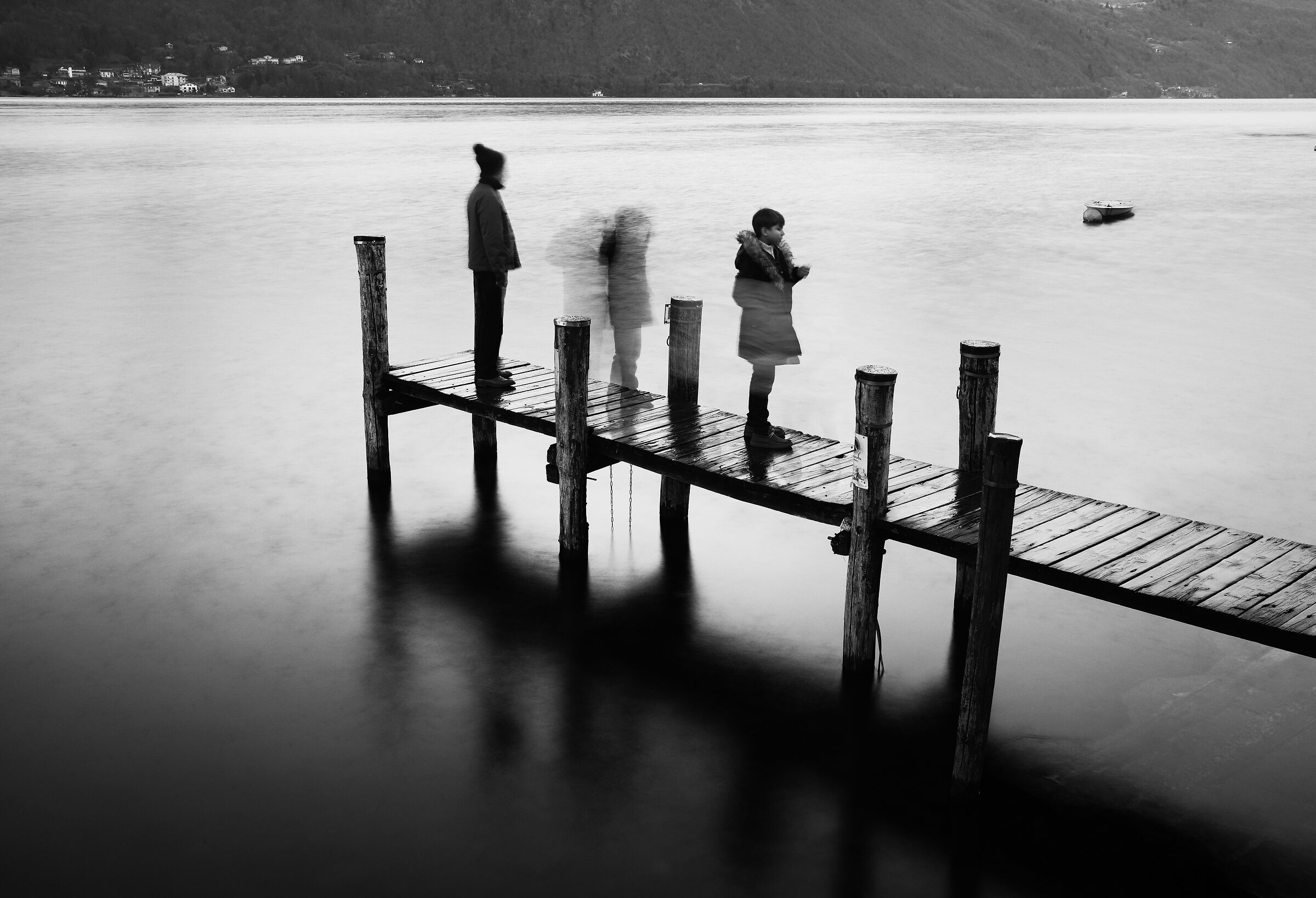 Between the visible and the invisible