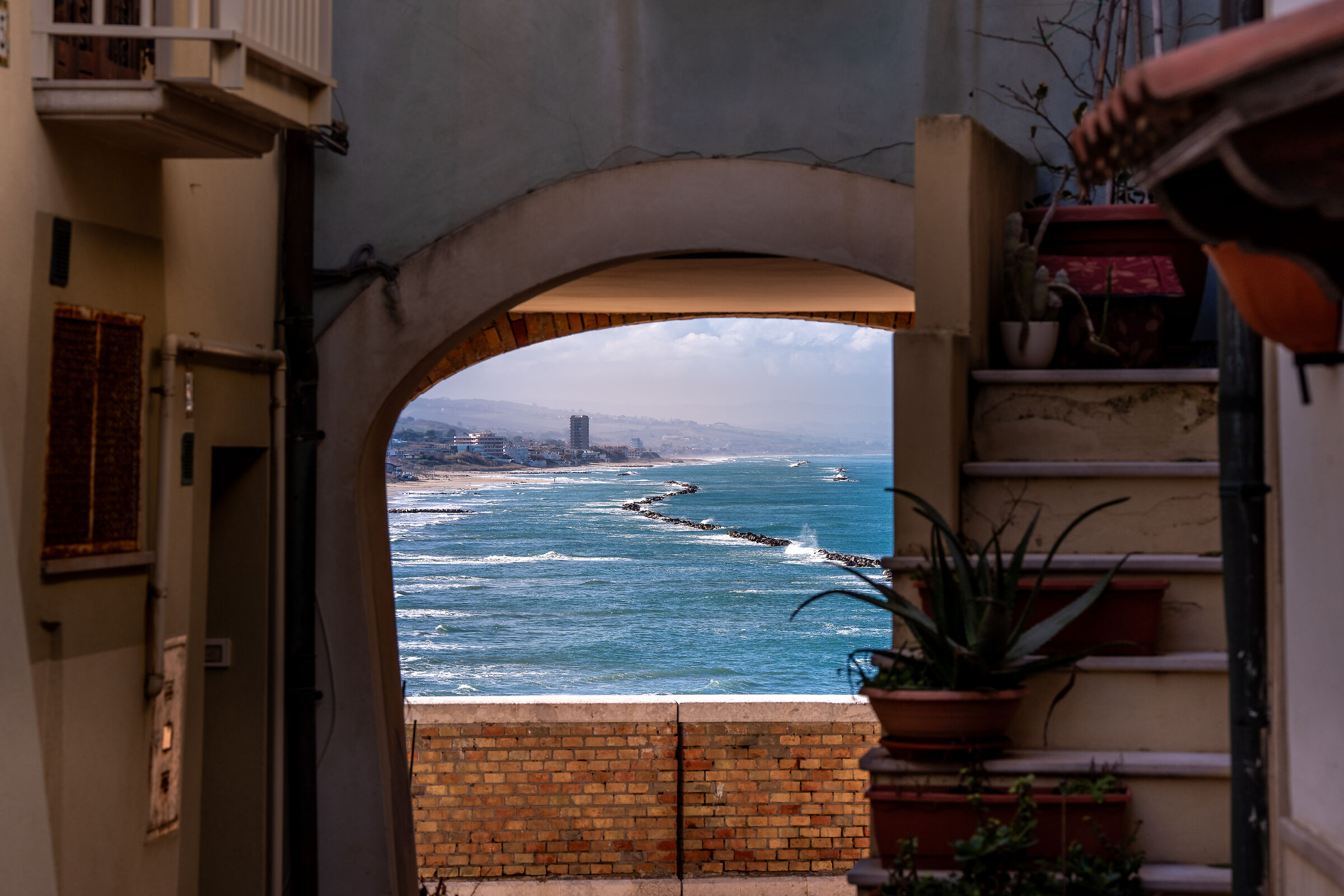 Glimpse of the sea