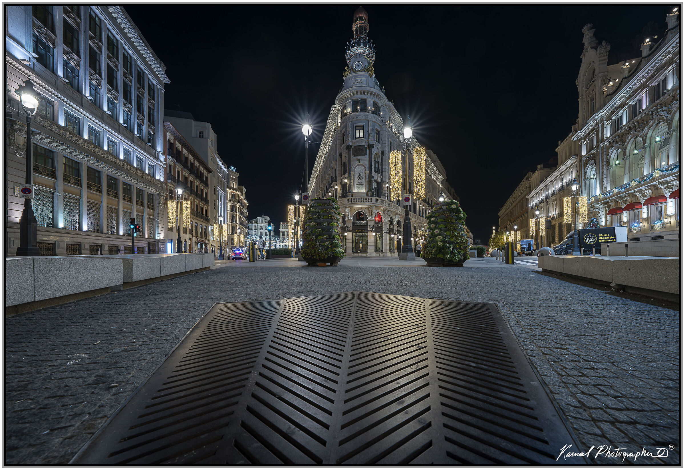 Confluence of Calle de Alcalá and Gran Vía in ...