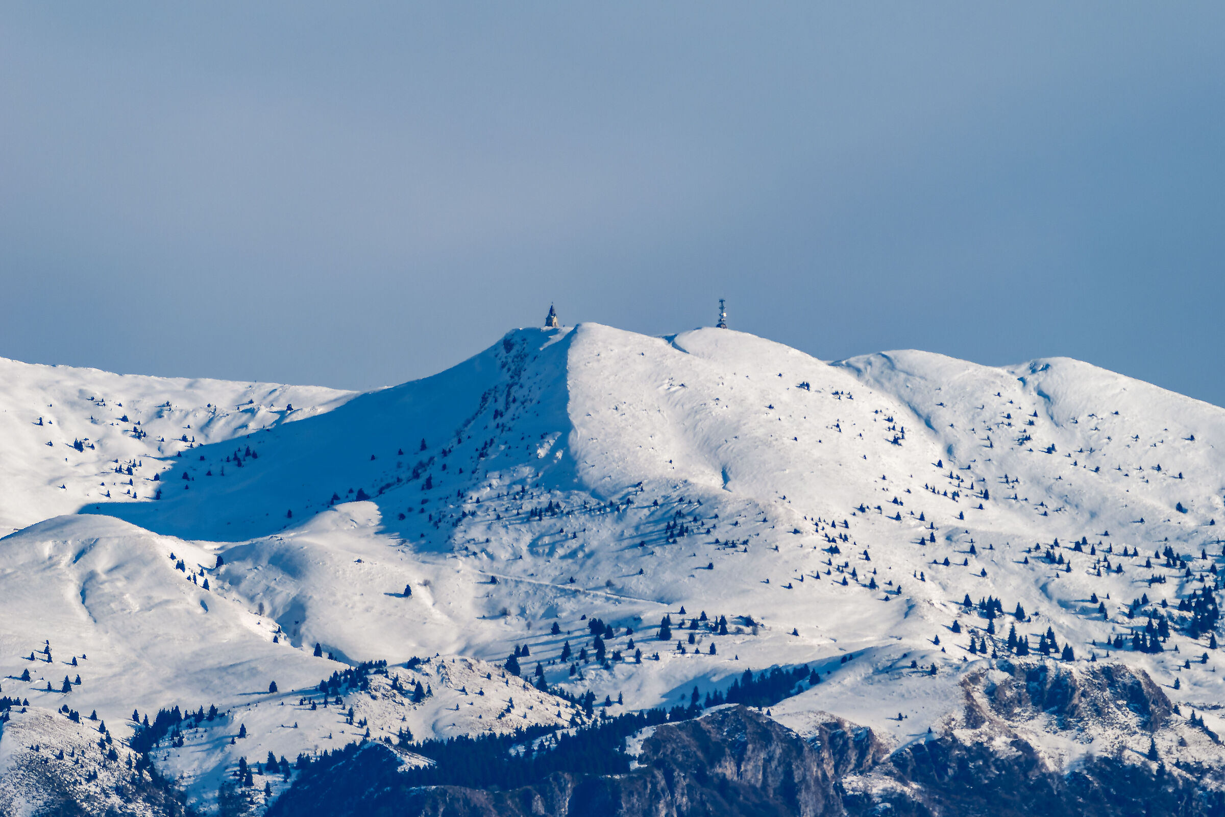 The snow-covered "Gölem"