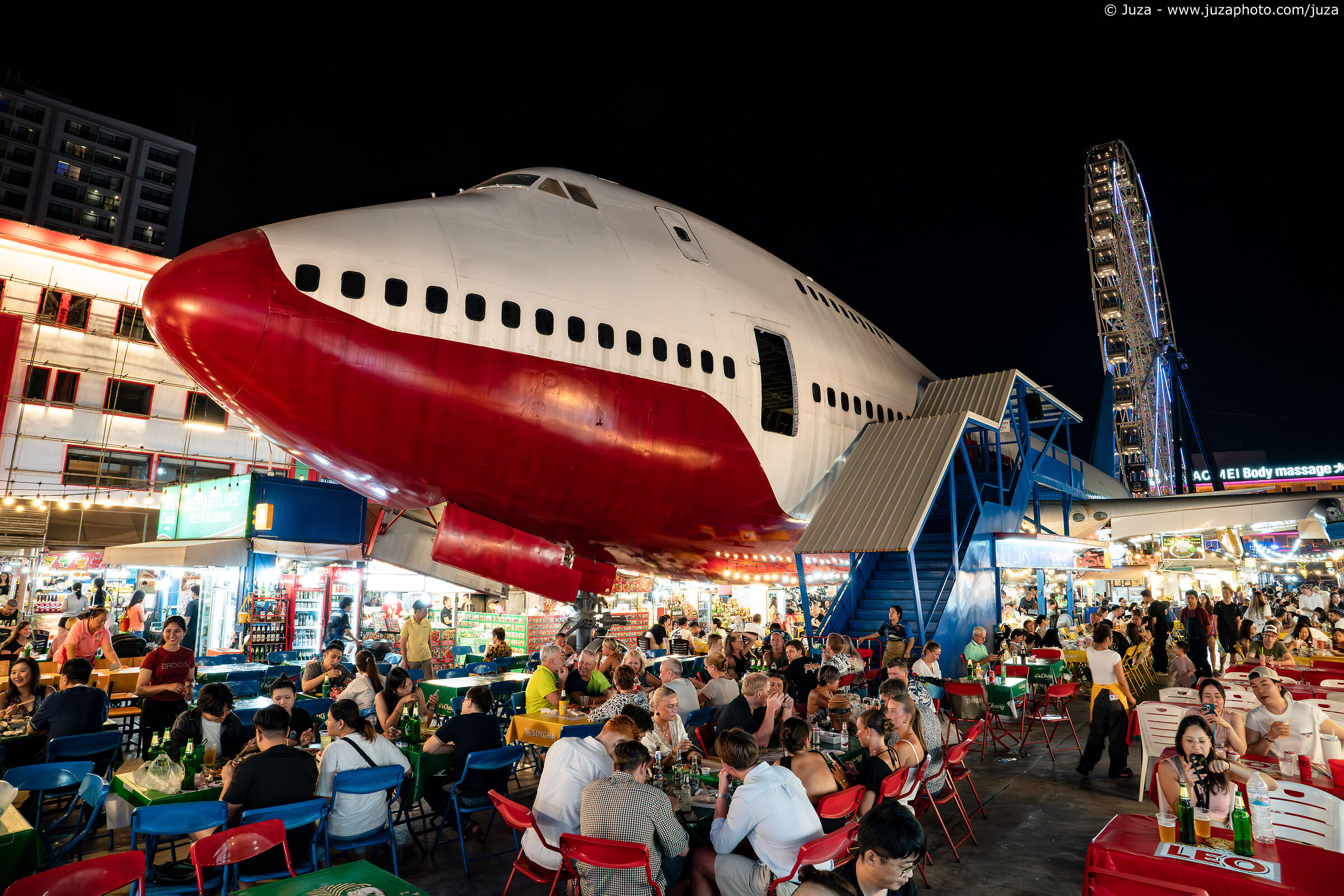 Runway Market, Pattaya