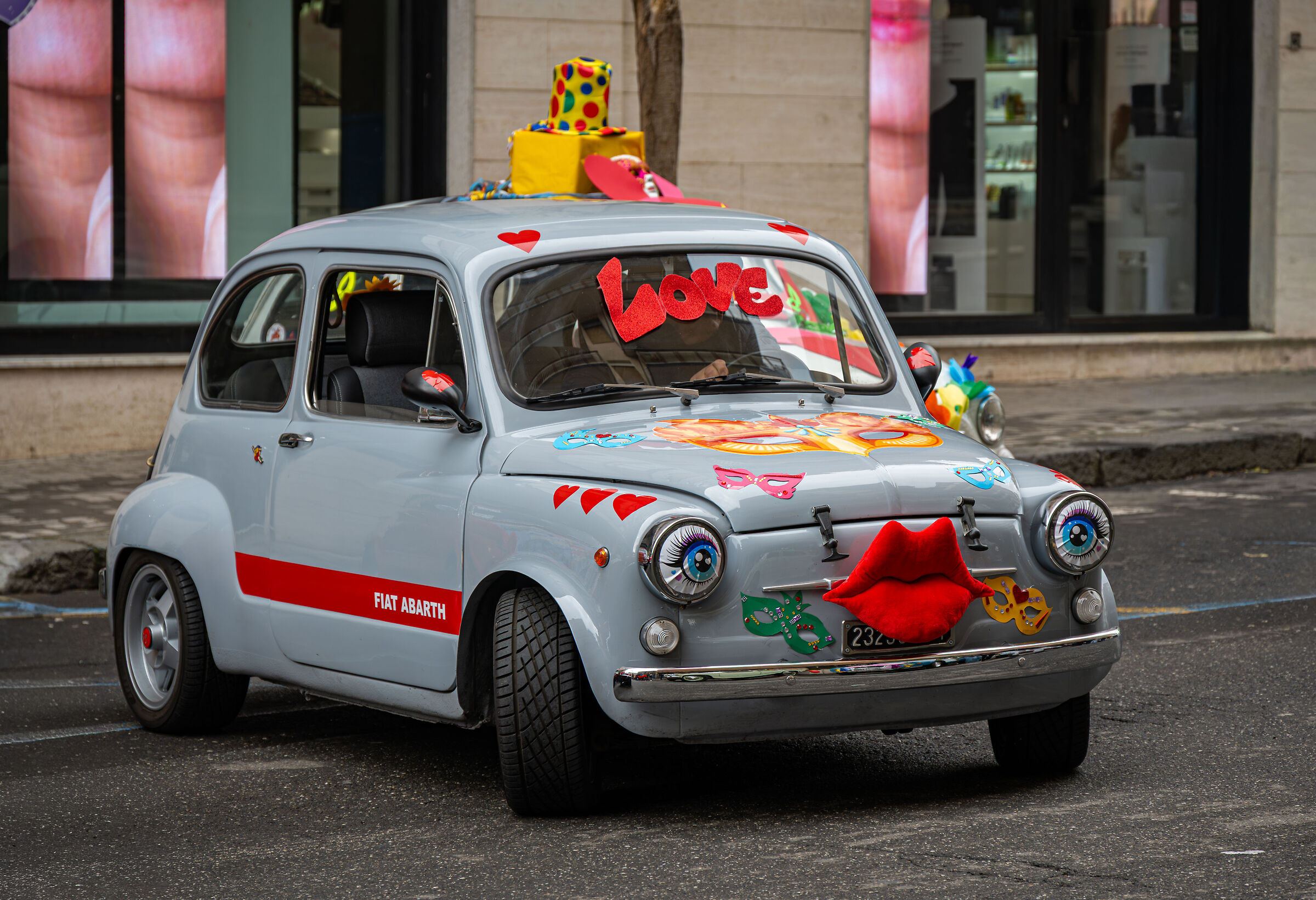 Auto d'epoca Mascherate al Carnevale di Acireale