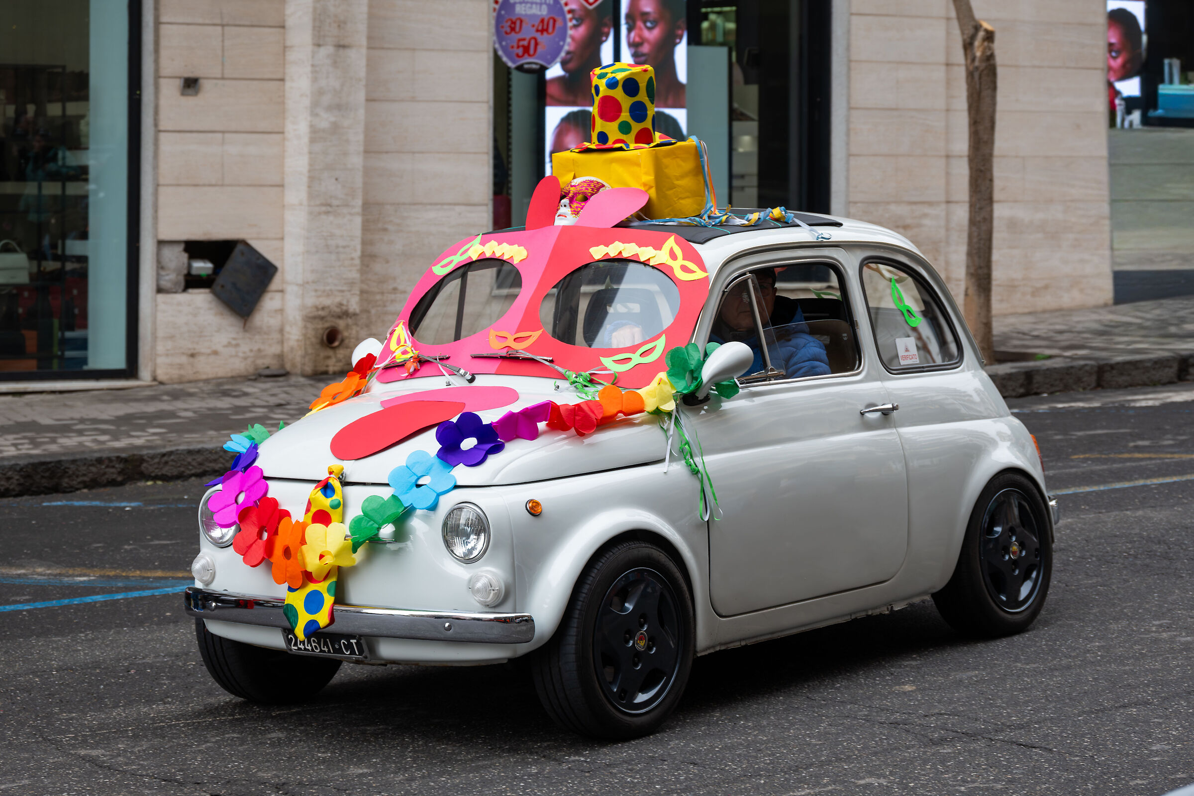 Auto d'epoca Mascherate al Carnevale di Acireale