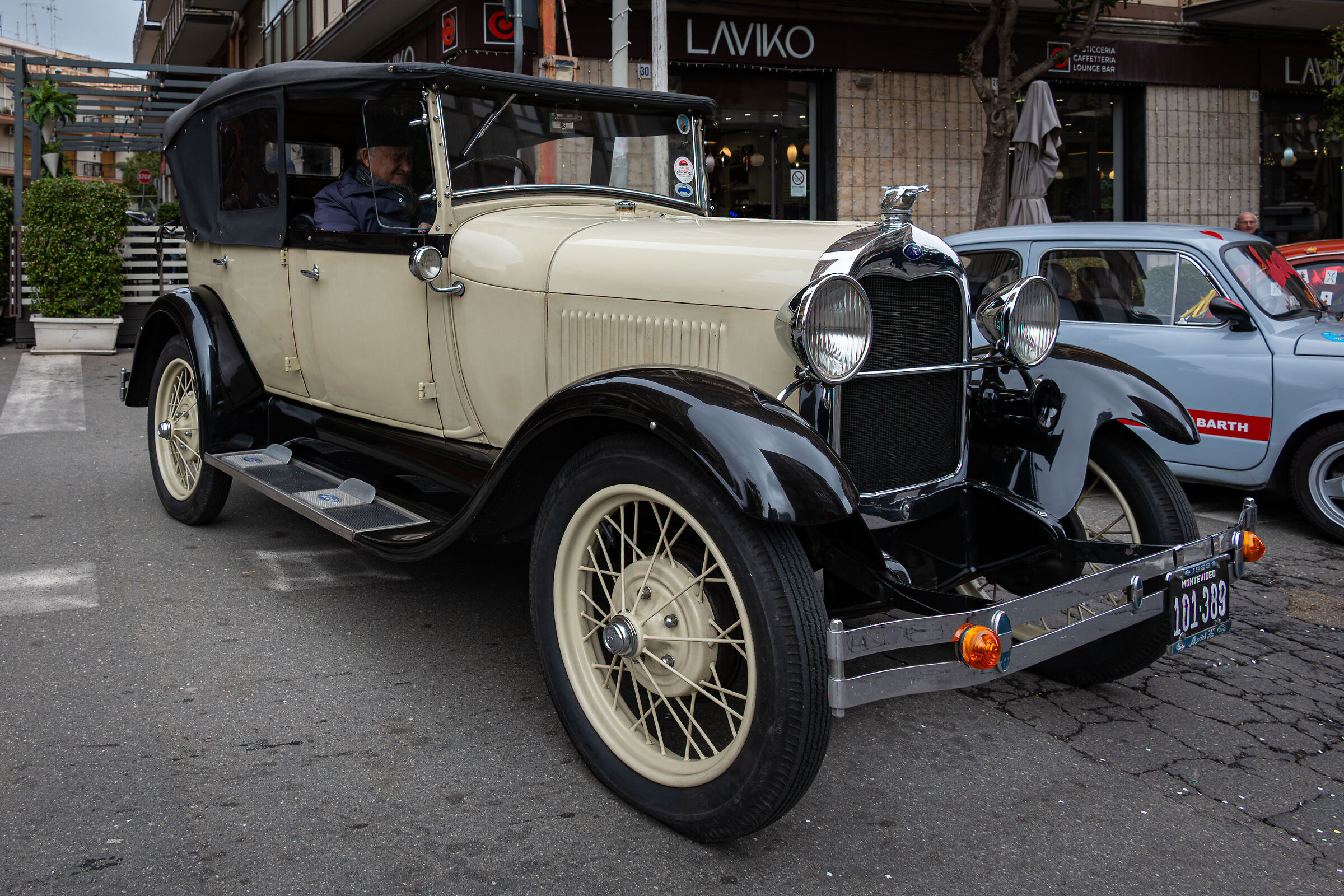 Auto d'epoca Mascherate al Carnevale di Acireale