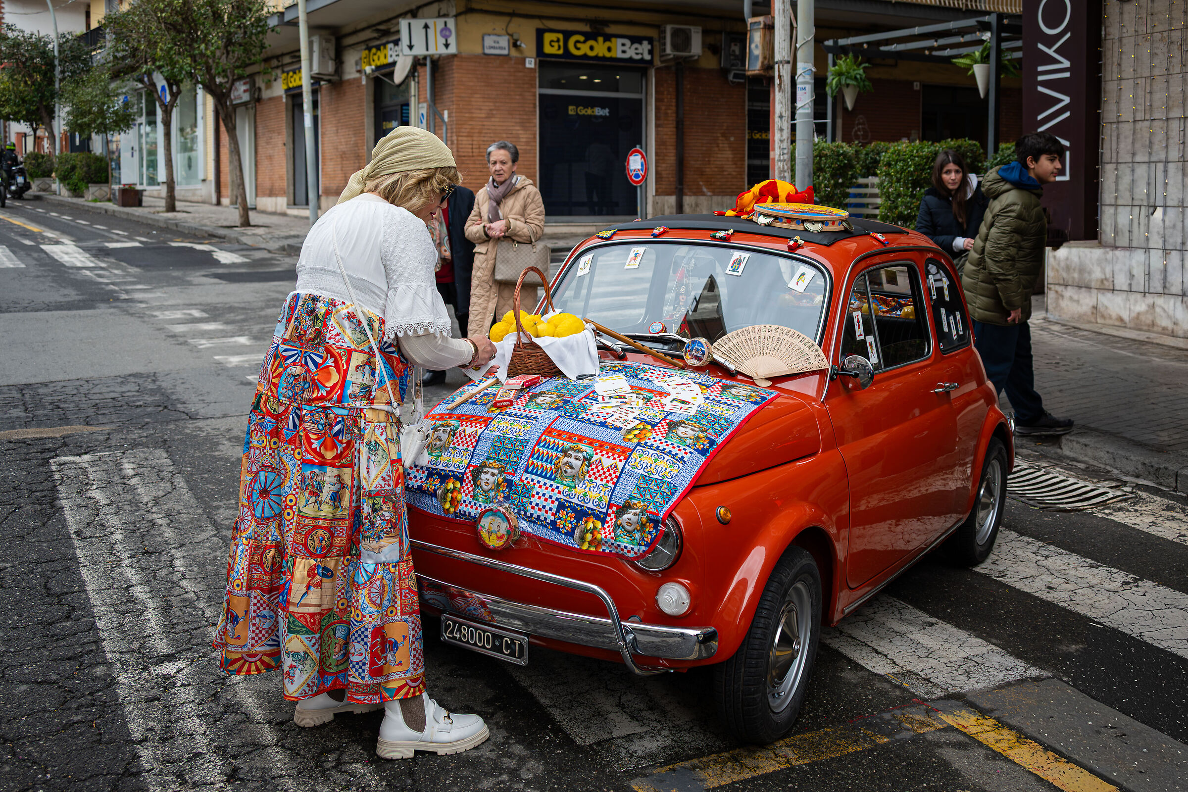 Auto d'epoca Mascherate al Carnevale di Acireale