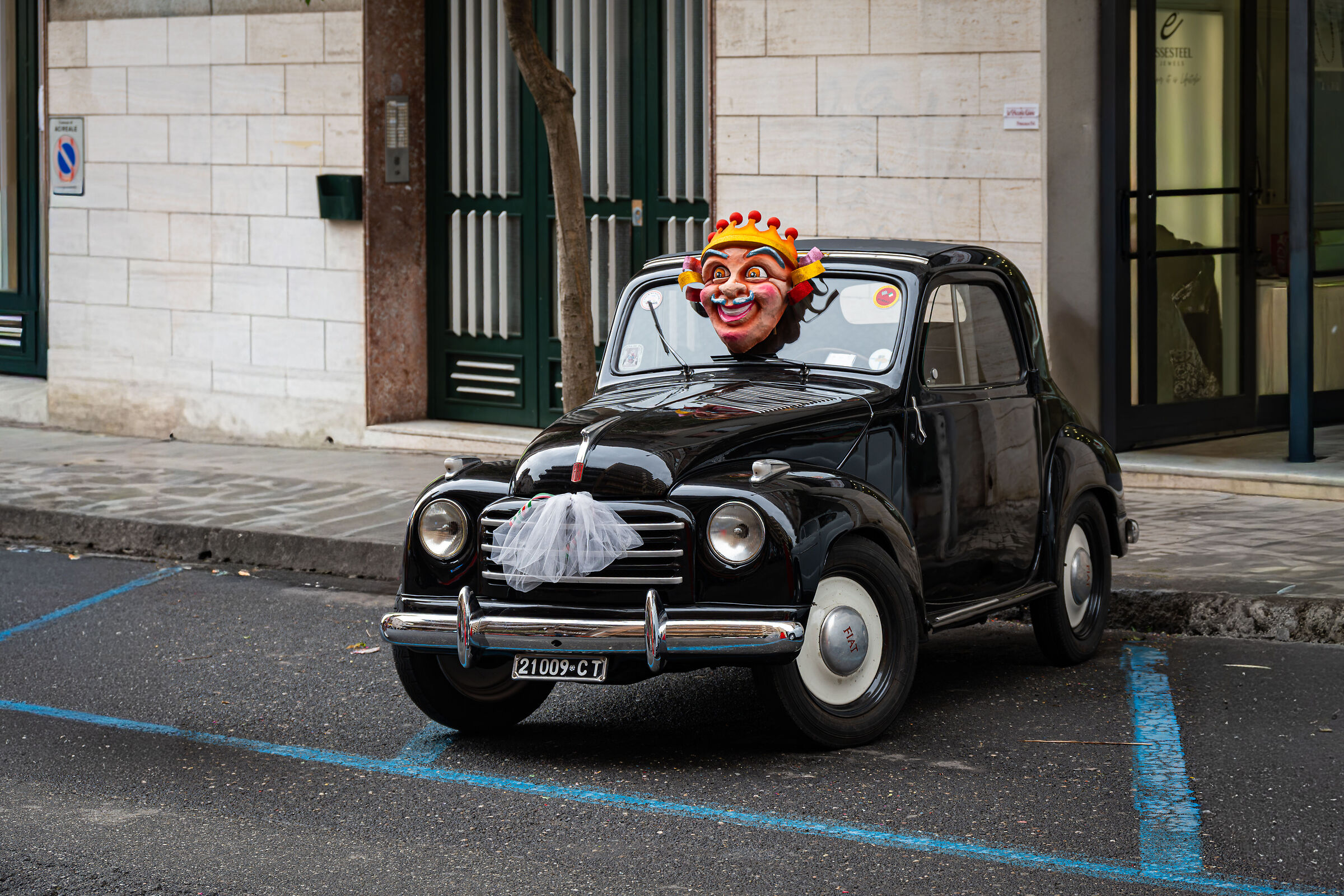 Auto d'epoca Mascherate al Carnevale di Acireale