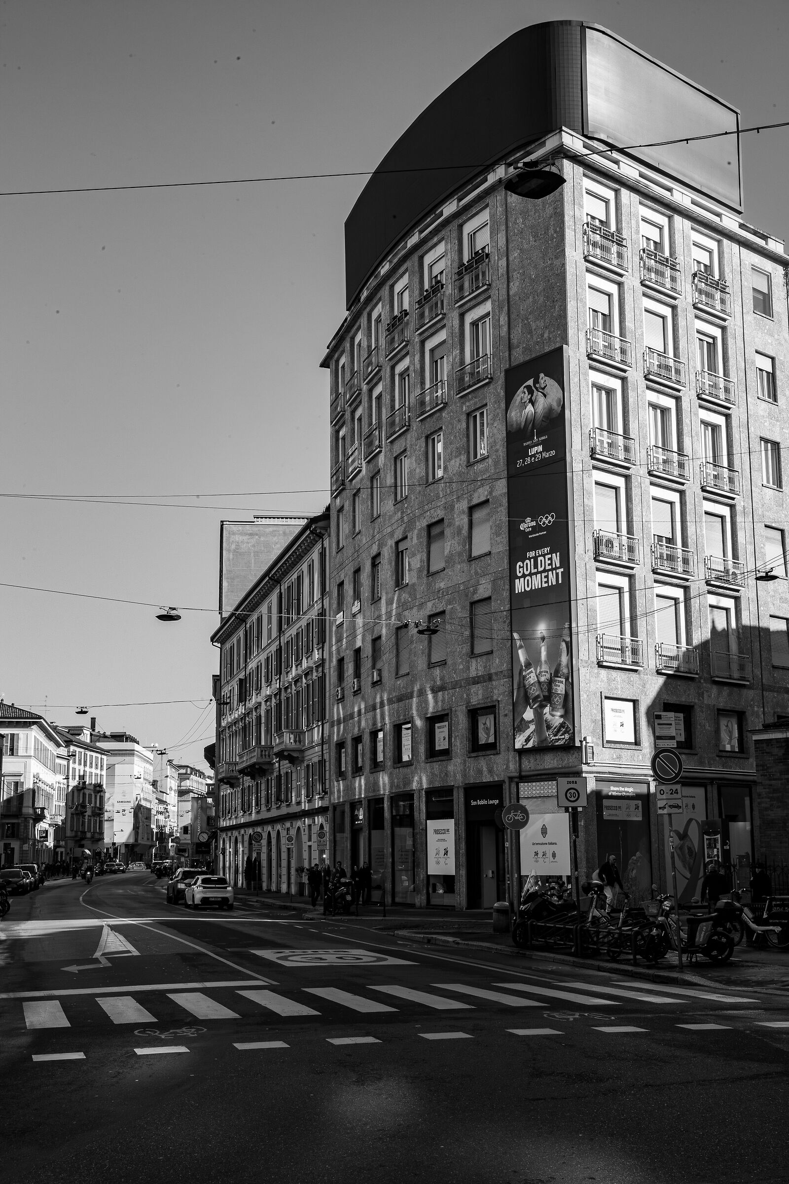 Street Milano, San Babila