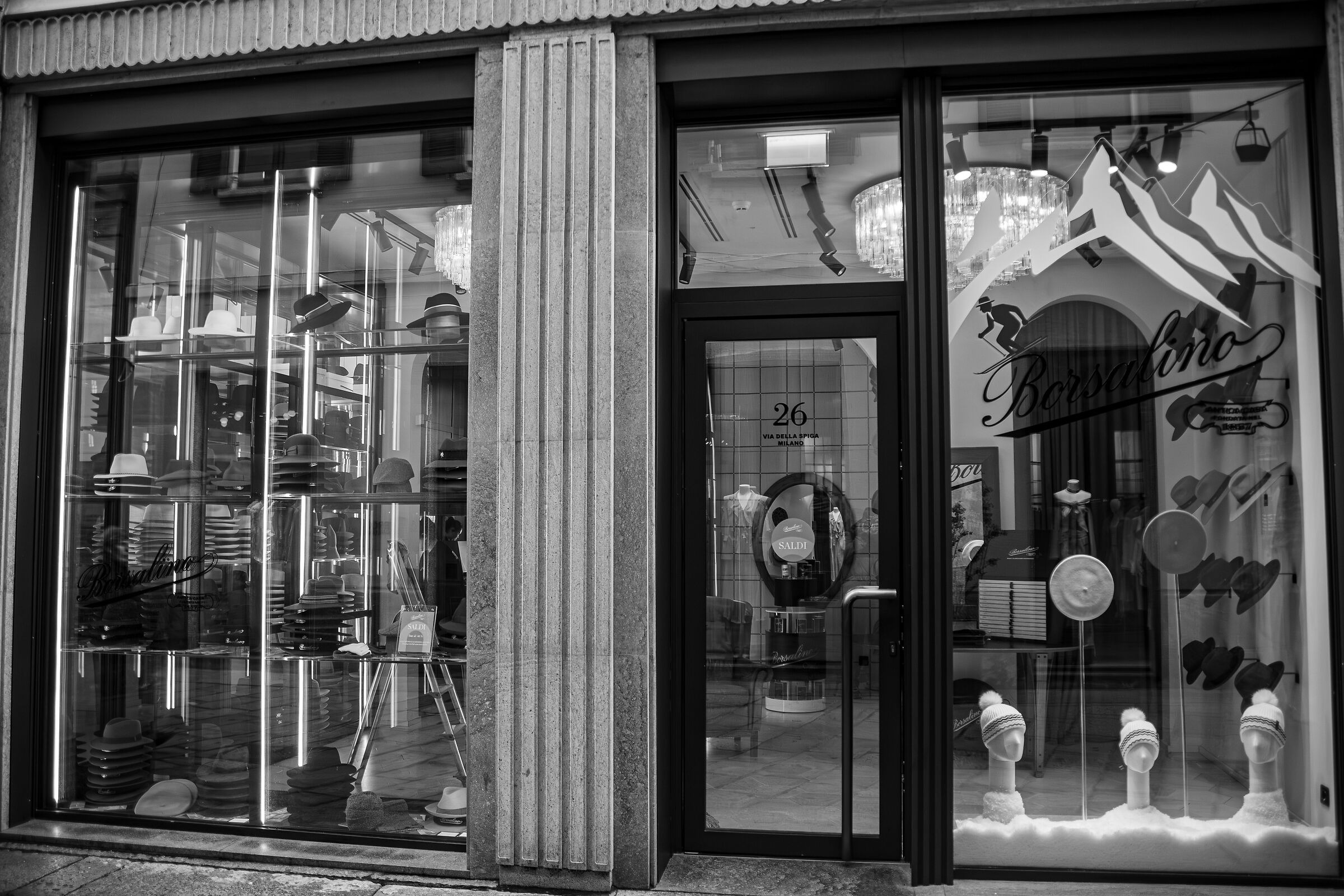 Street Milano, Via della Spiga