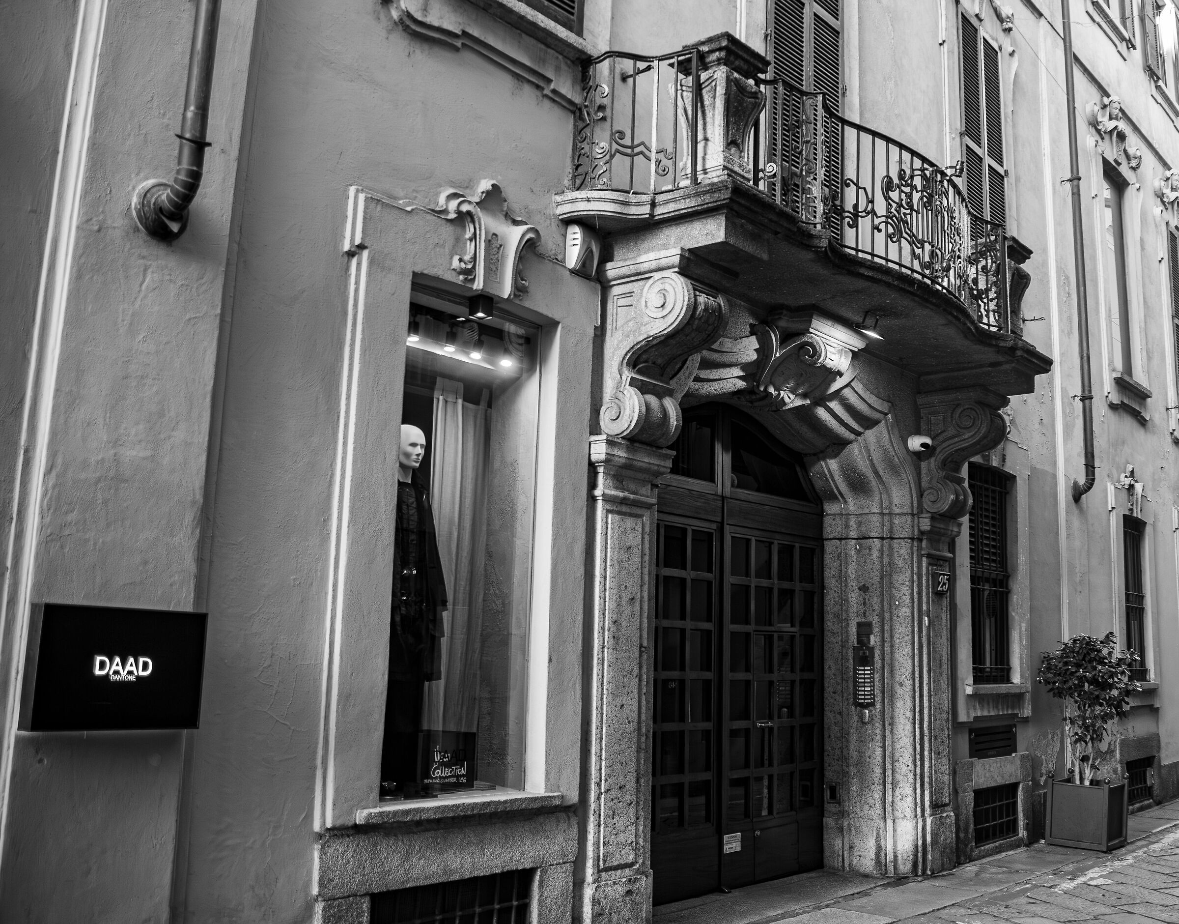 Street Milano, Via della Spiga