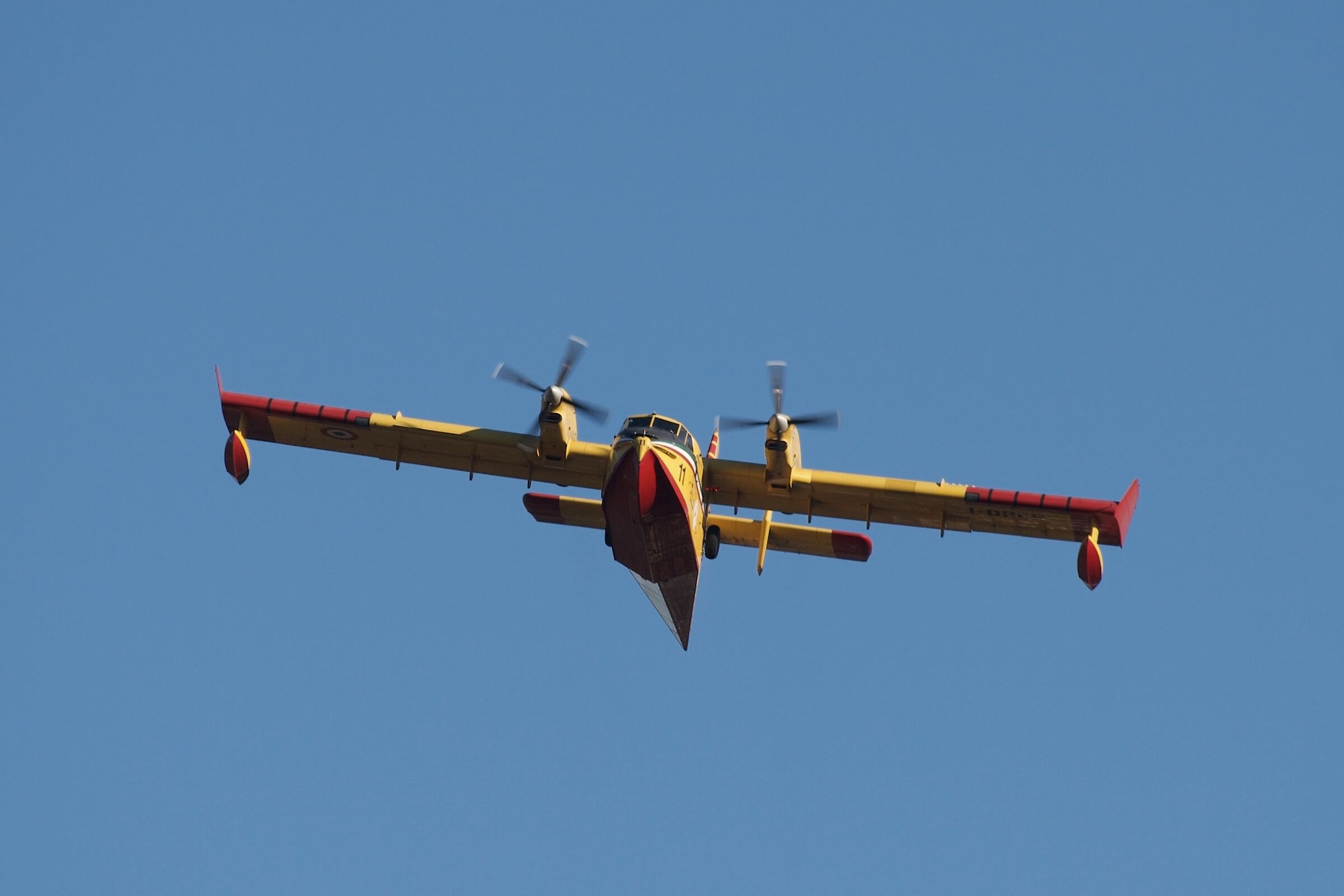 Canadair 03