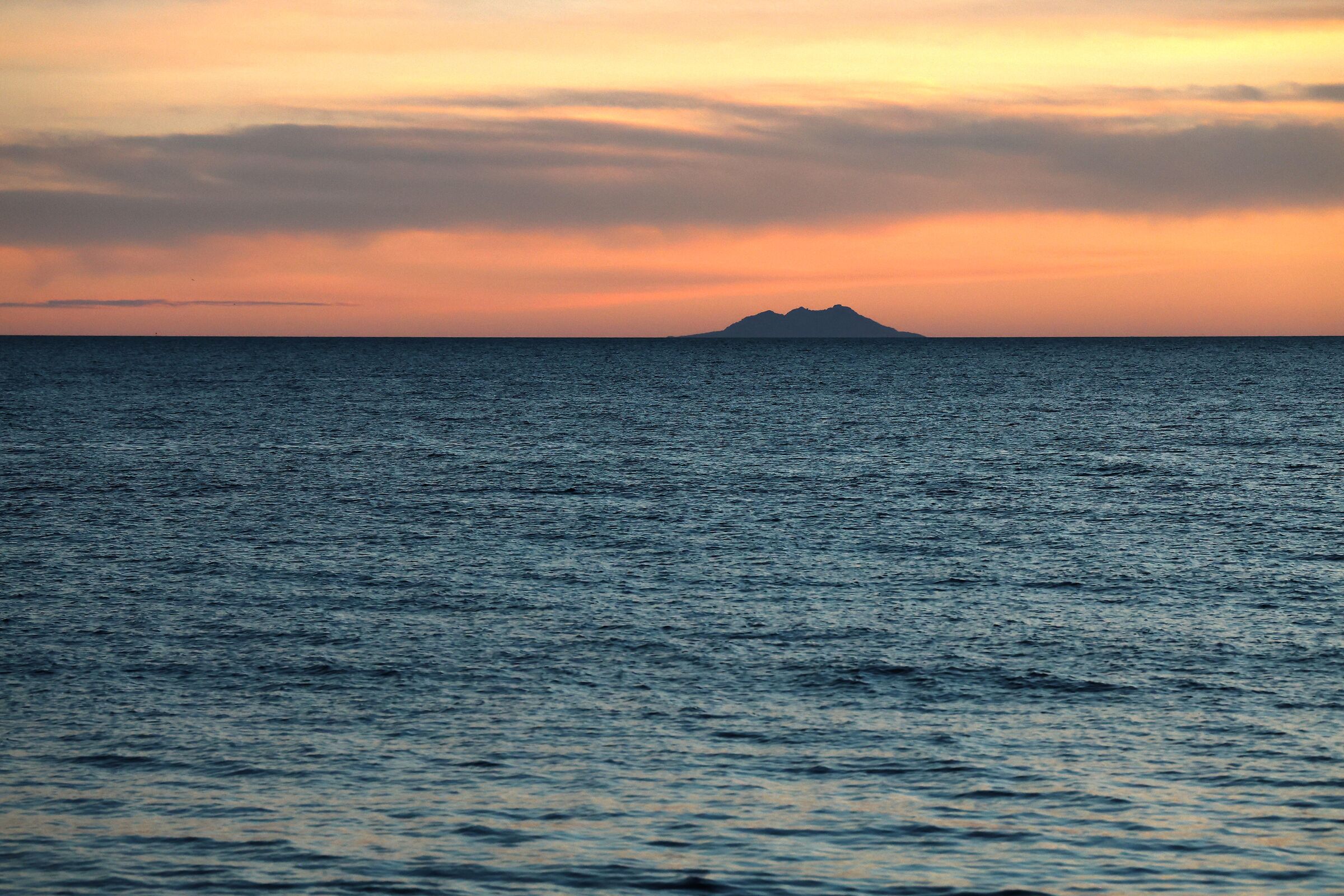 Montecristo al tramonto