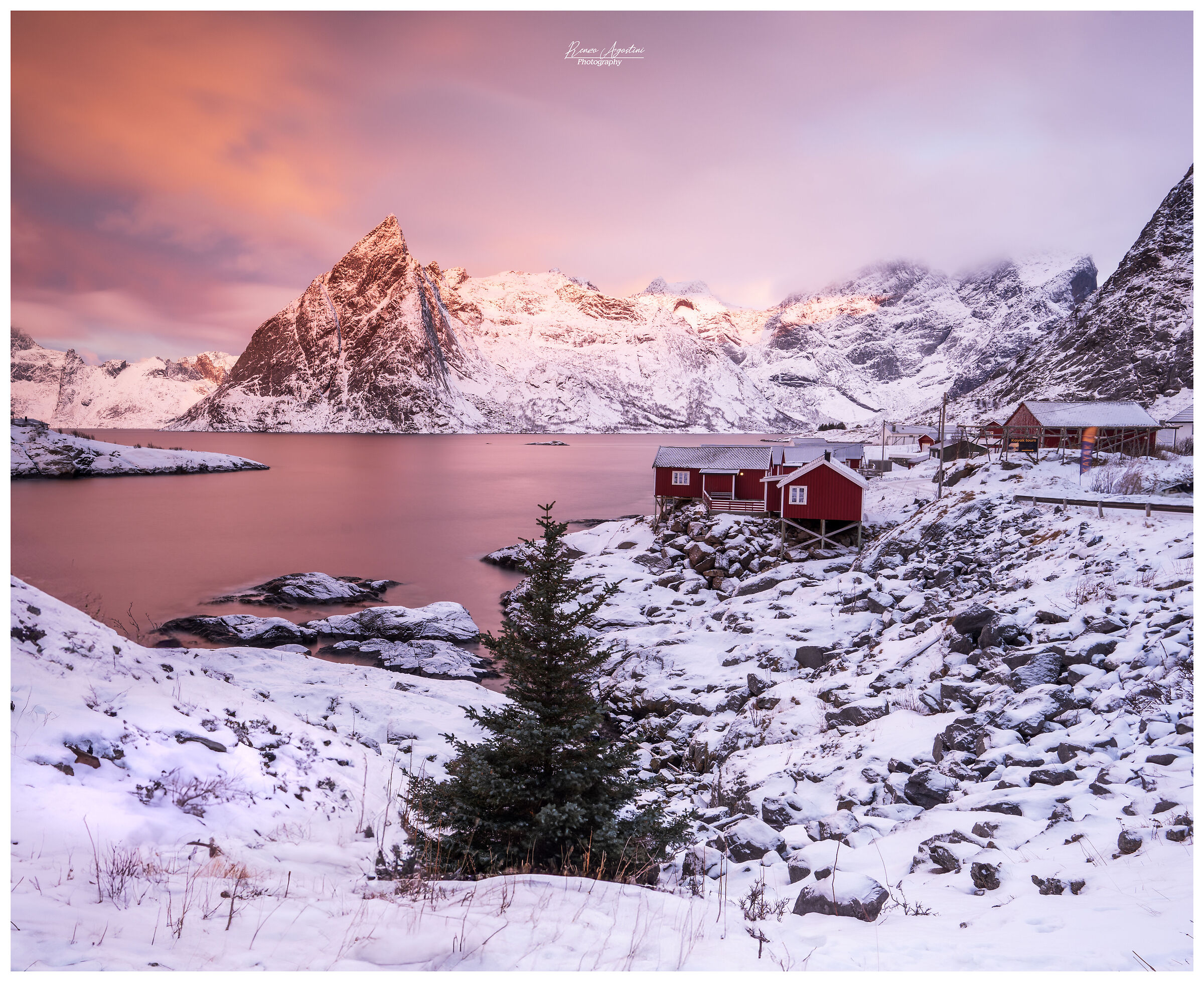 Alba ad Hamnoy-Lofoten Norvegia