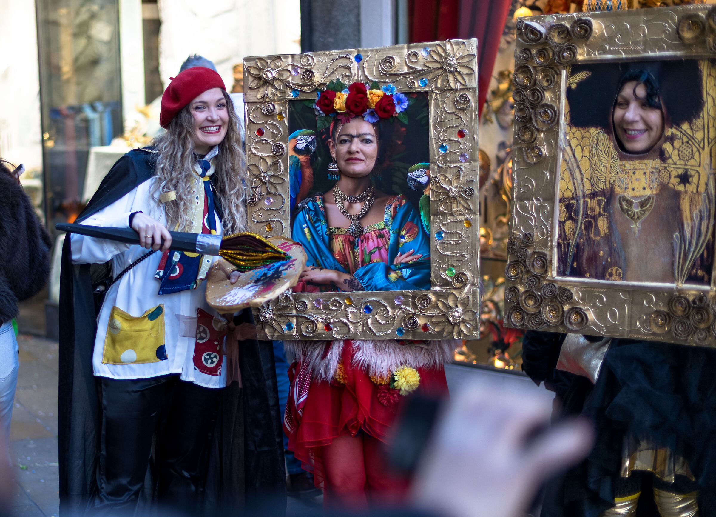 Differently colored painter