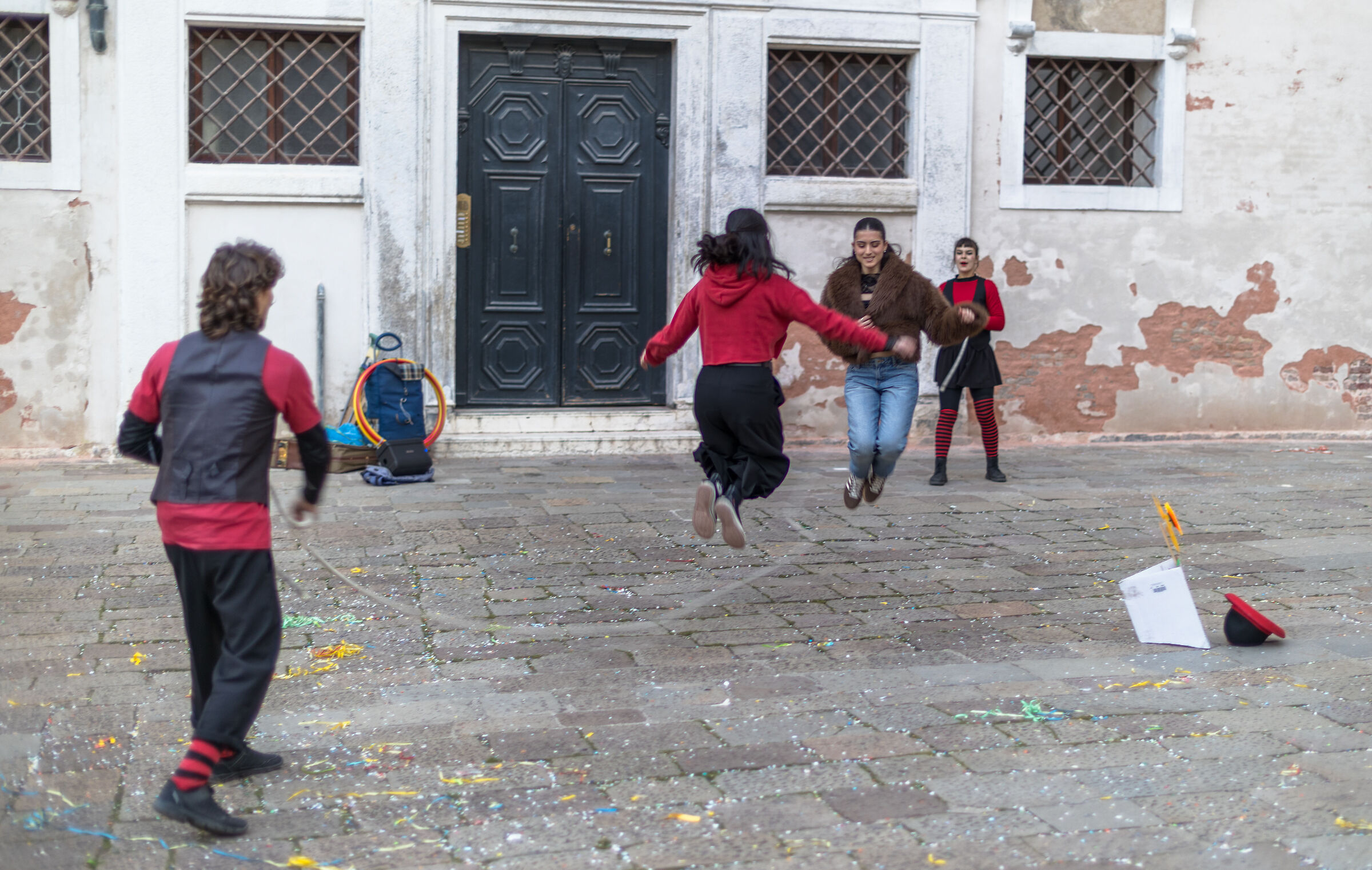 Jumping rope in a San Maurizio-Venice camp