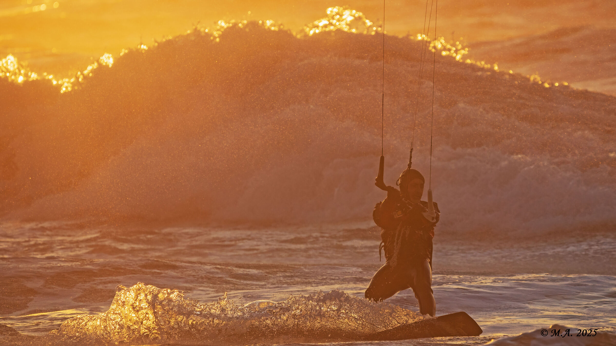 Kitesurf al tramonto