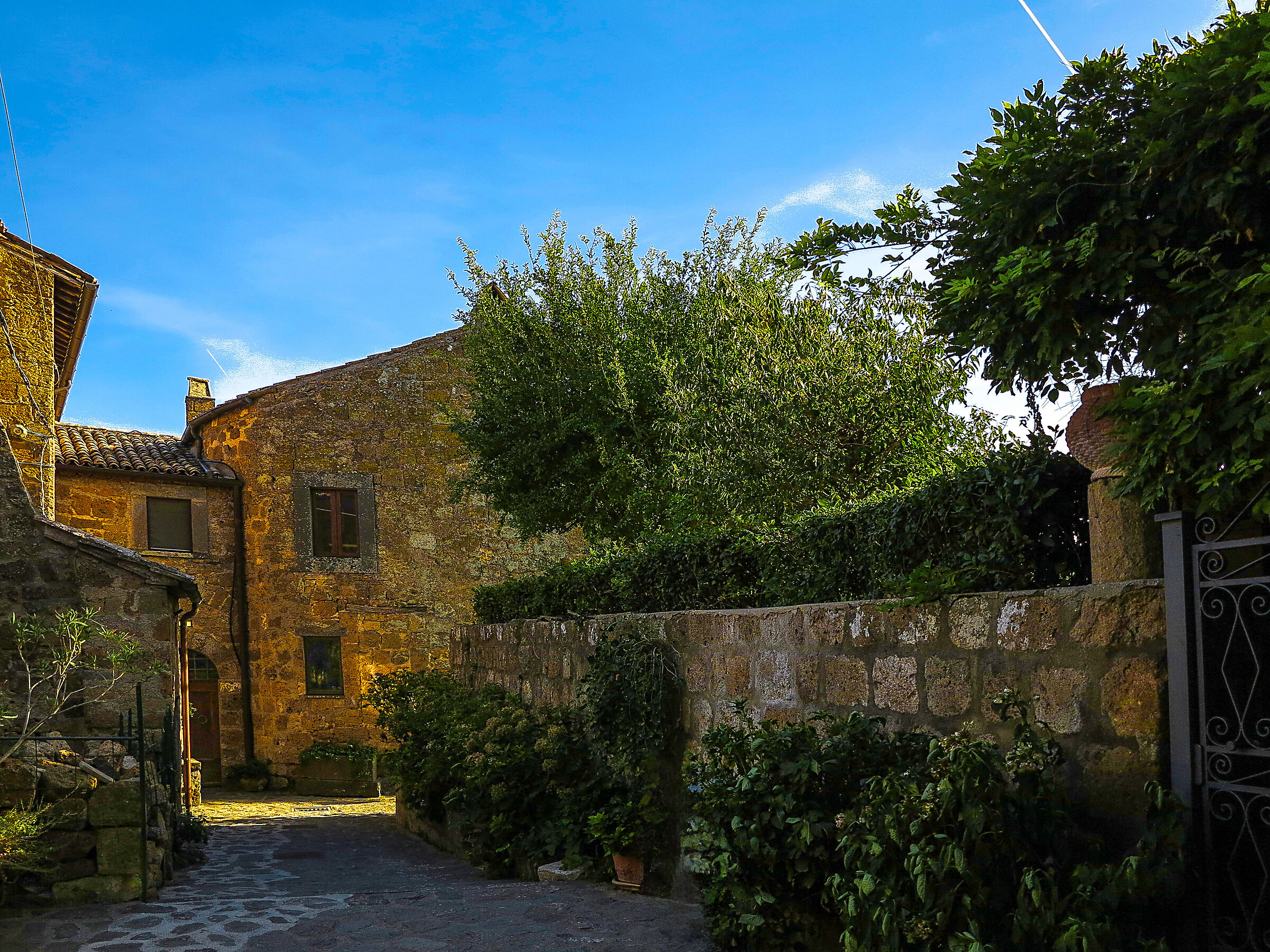 Glimpse of Bagno Regio