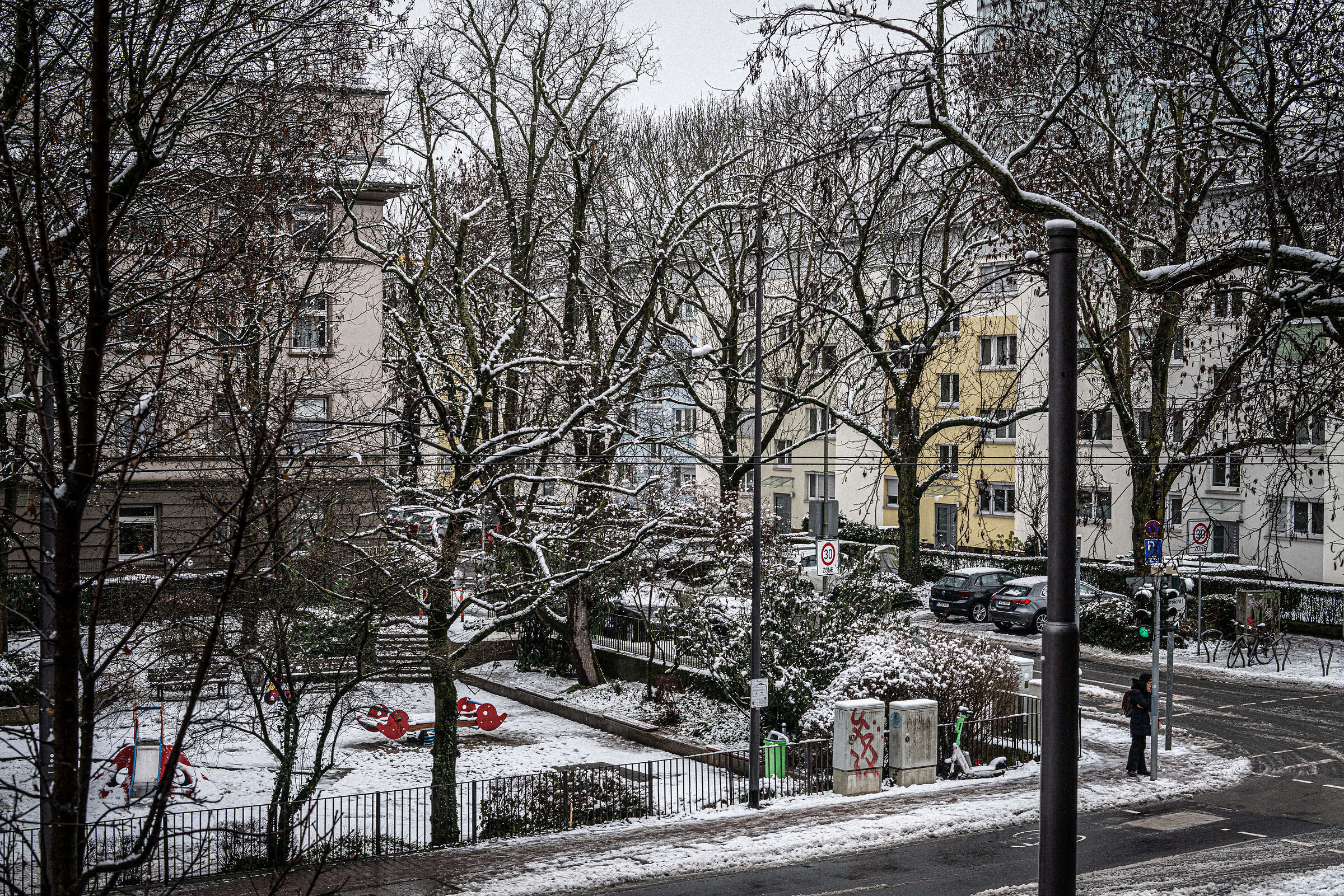 Urban silence - morning with snow