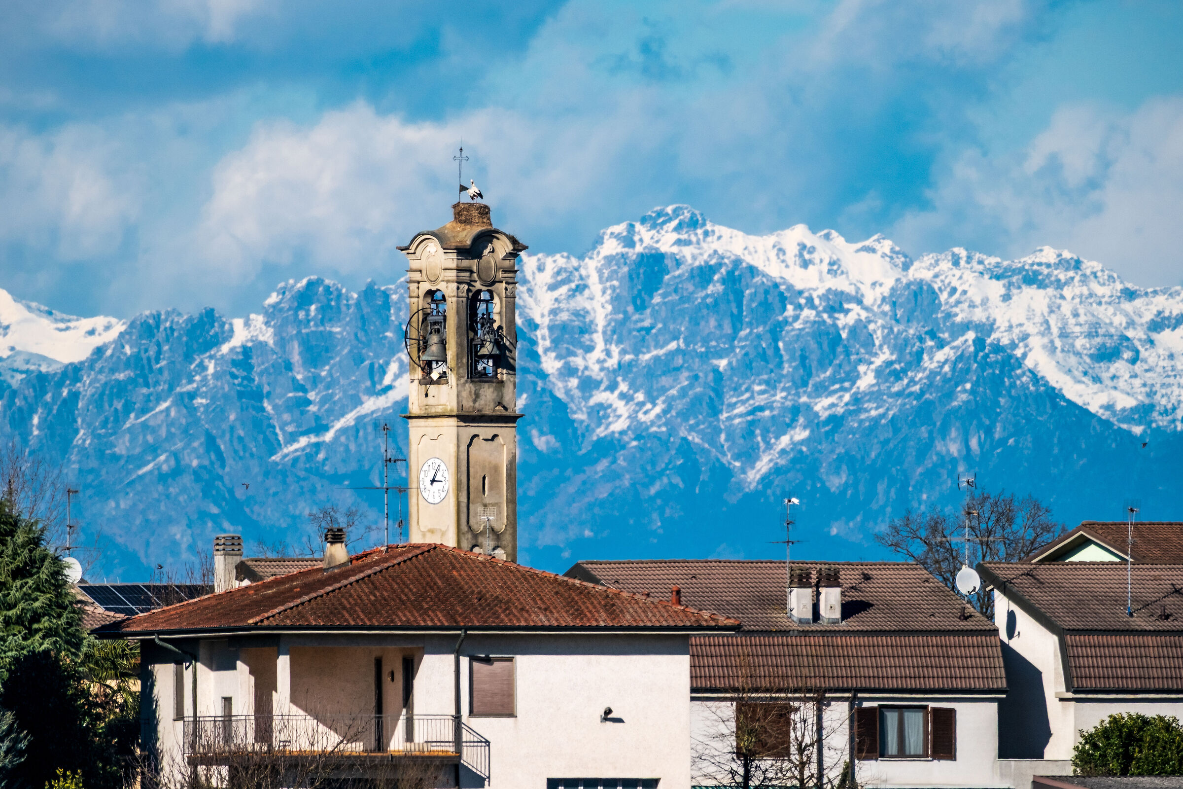 80 km from the mountains