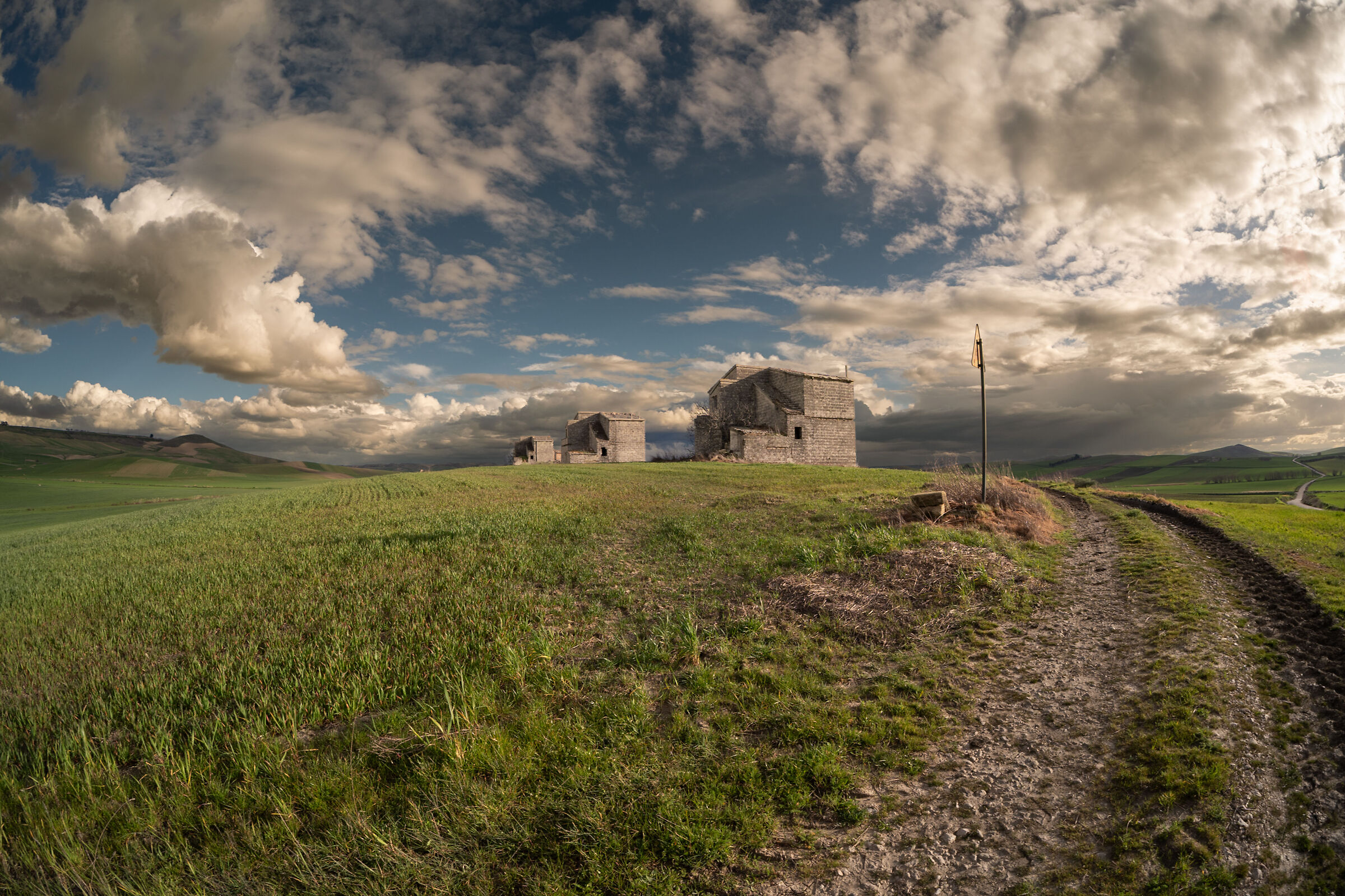Abandoned farmhouses in Spinazzola