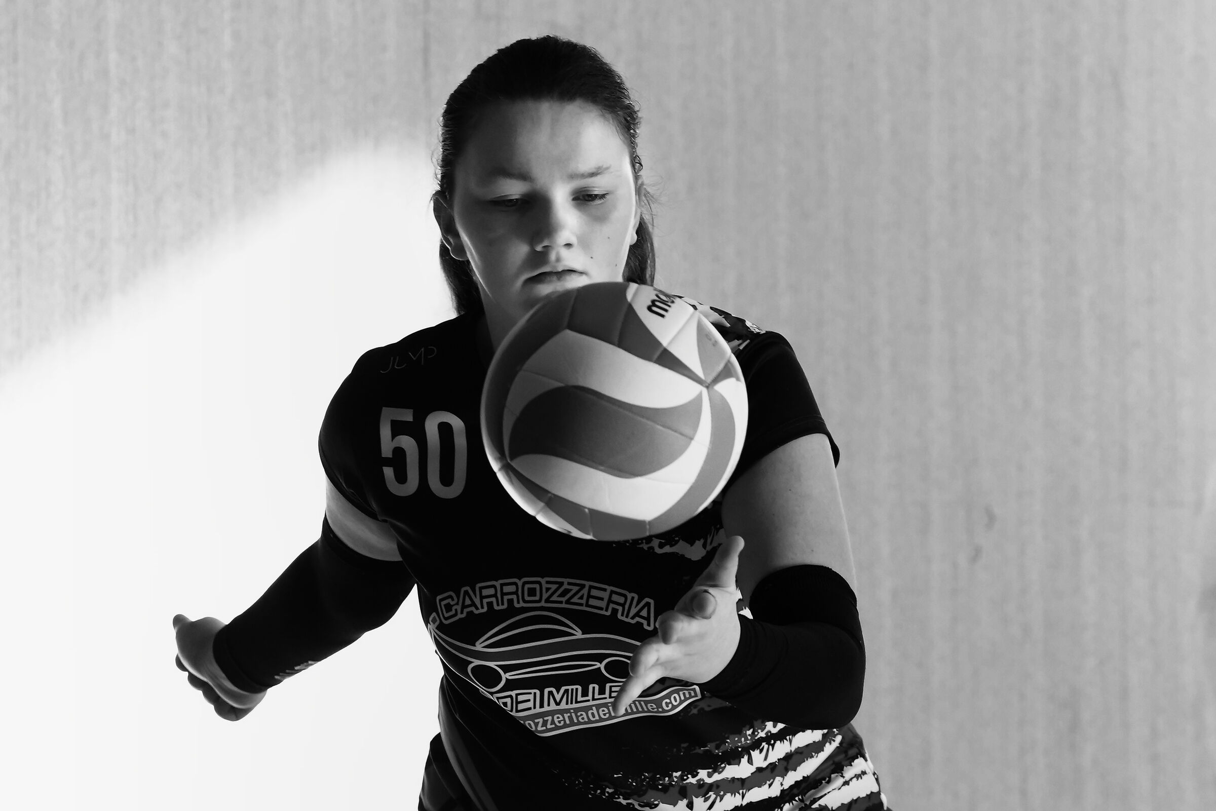 Volley Black & White Lisa