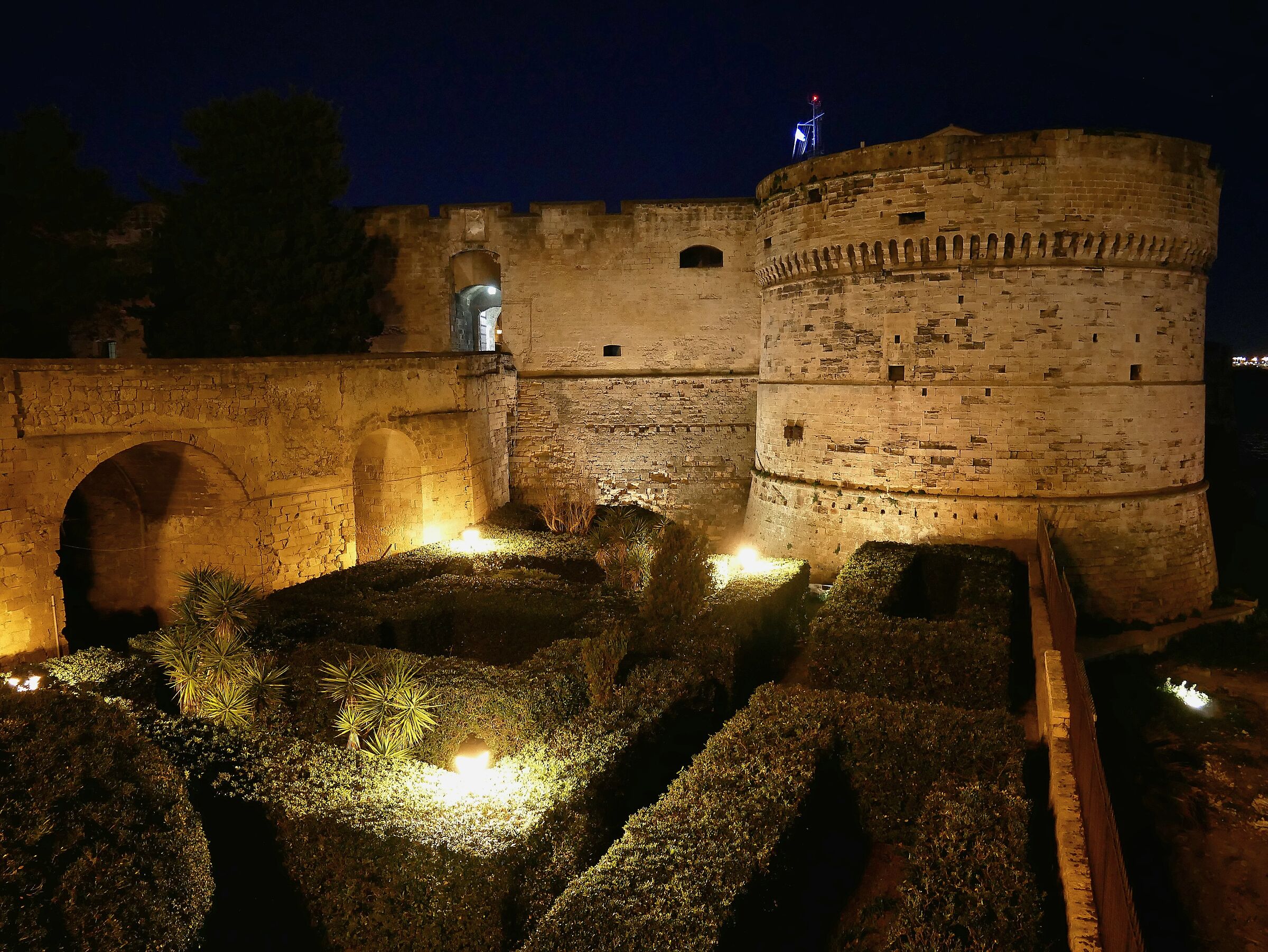 Aragonese Castle - garden
