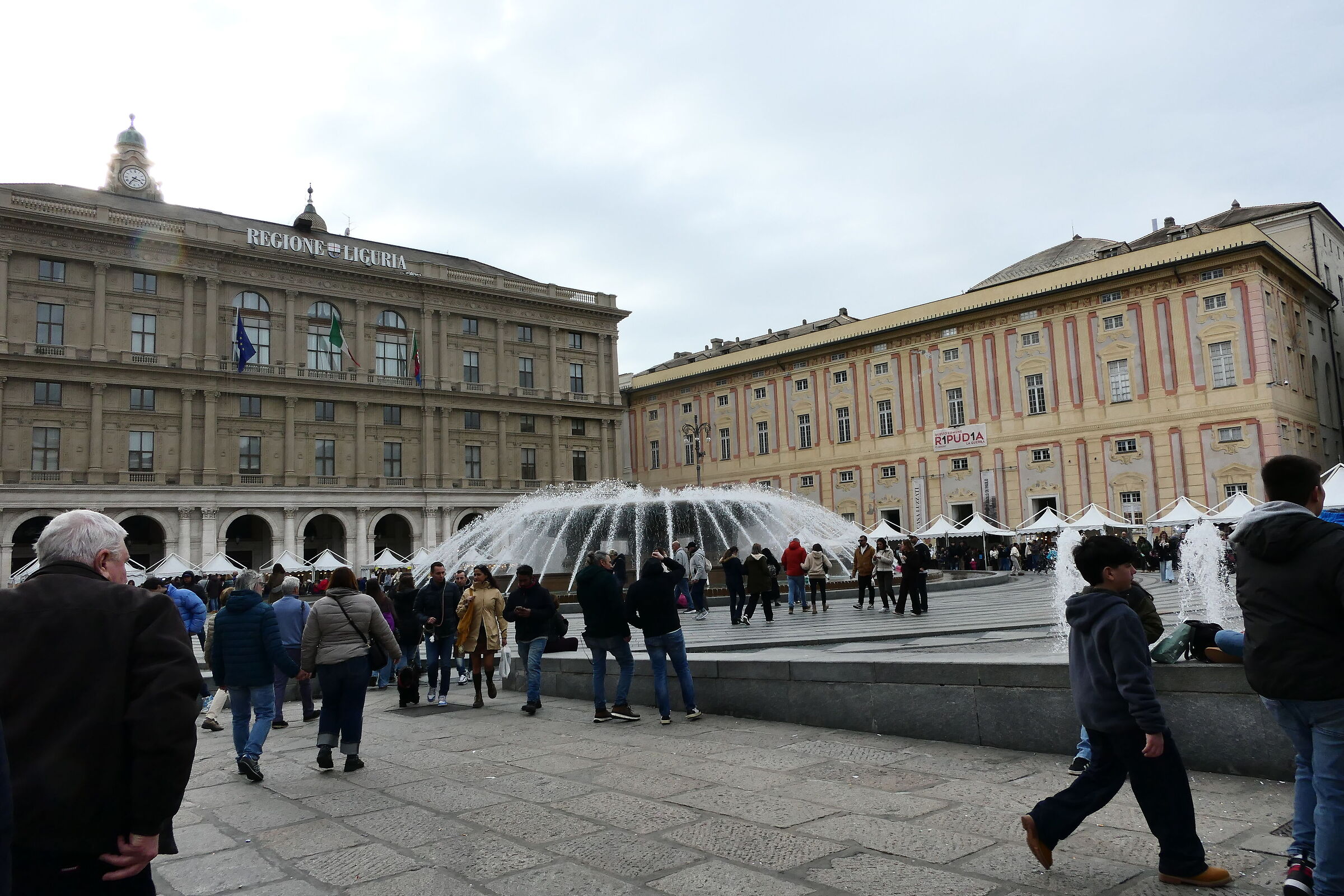 Genoa :P iazza de Ferrari