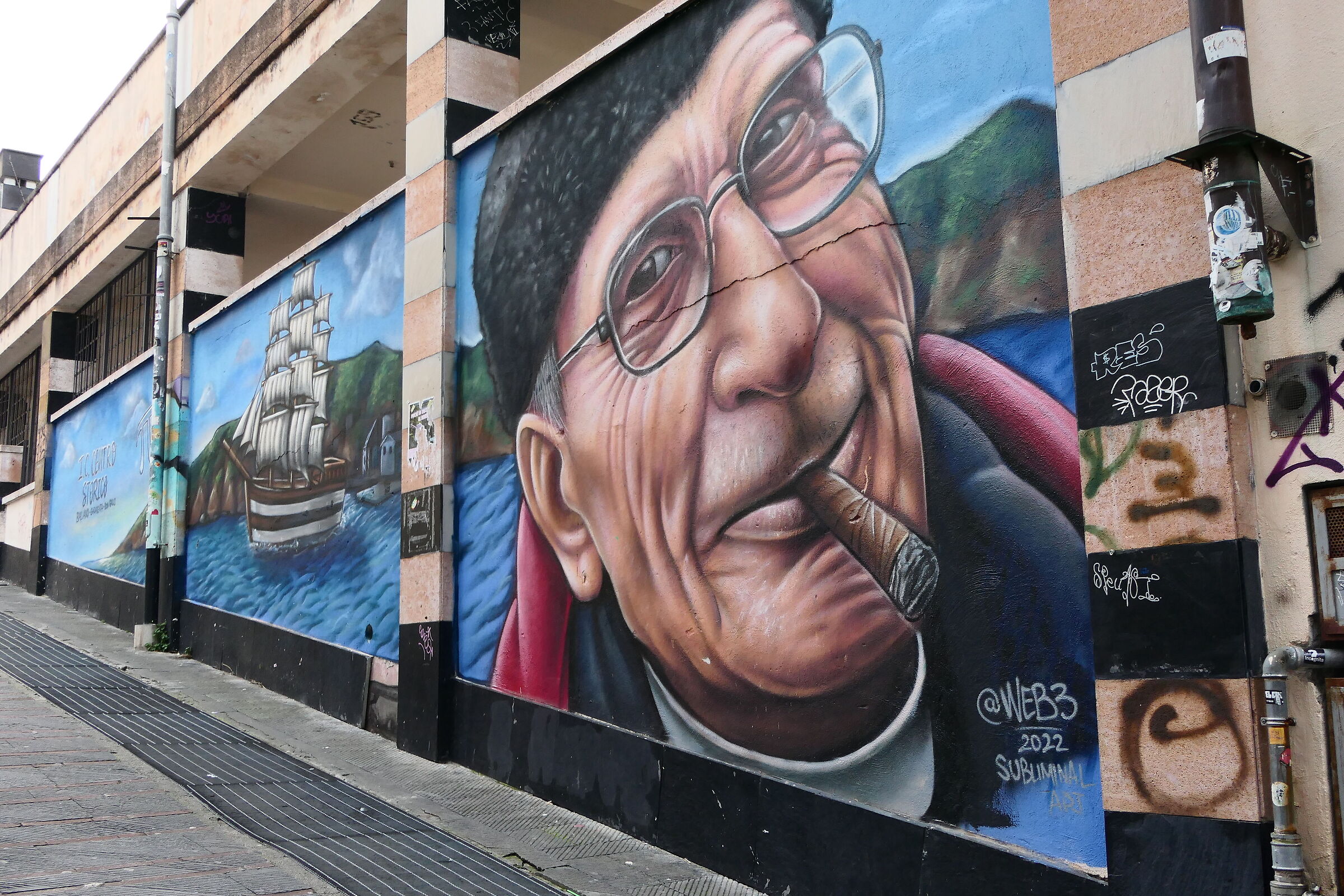 Murals in the center of the Luzzati gardens.