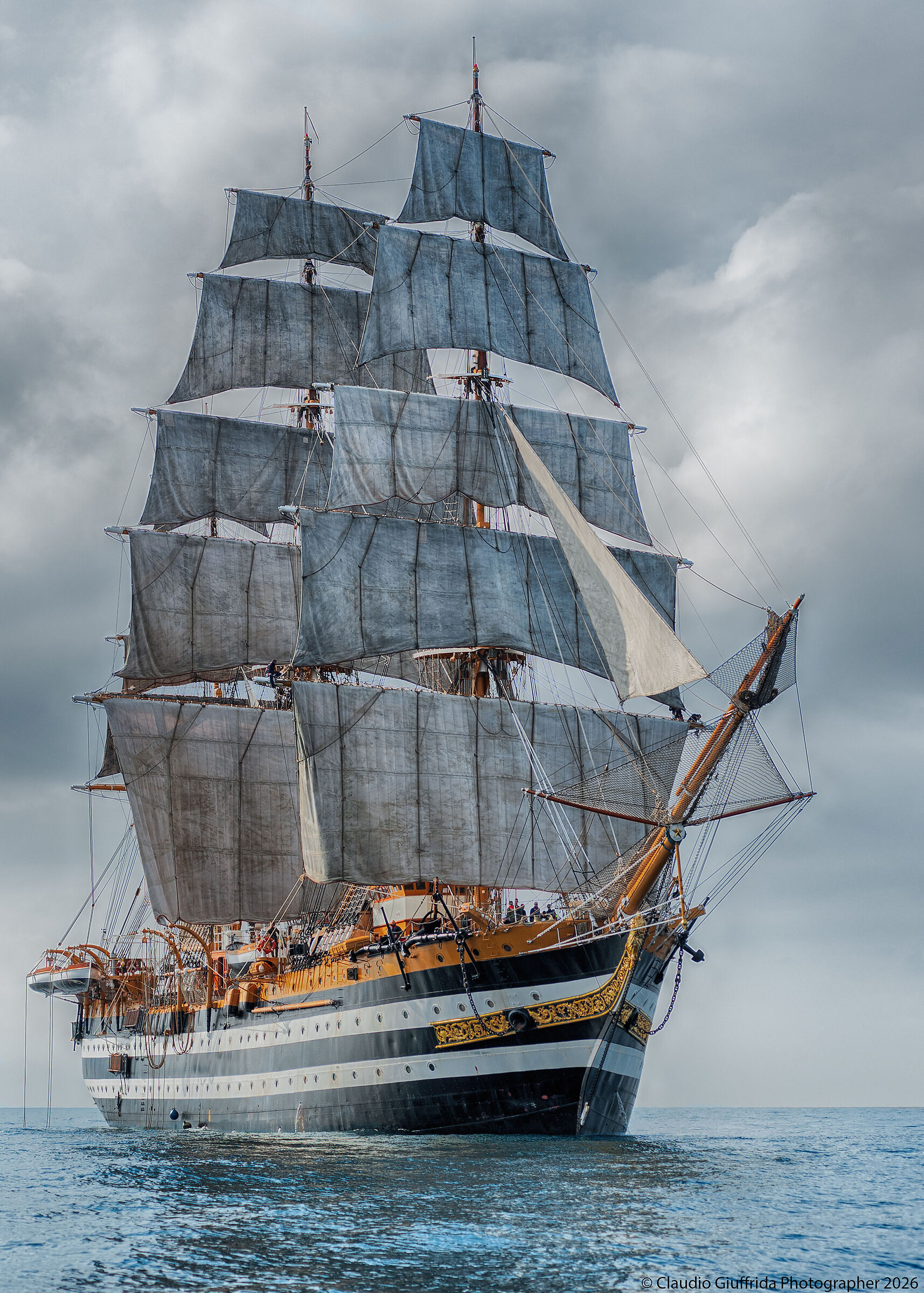 Buon compleanno Nave Vespucci