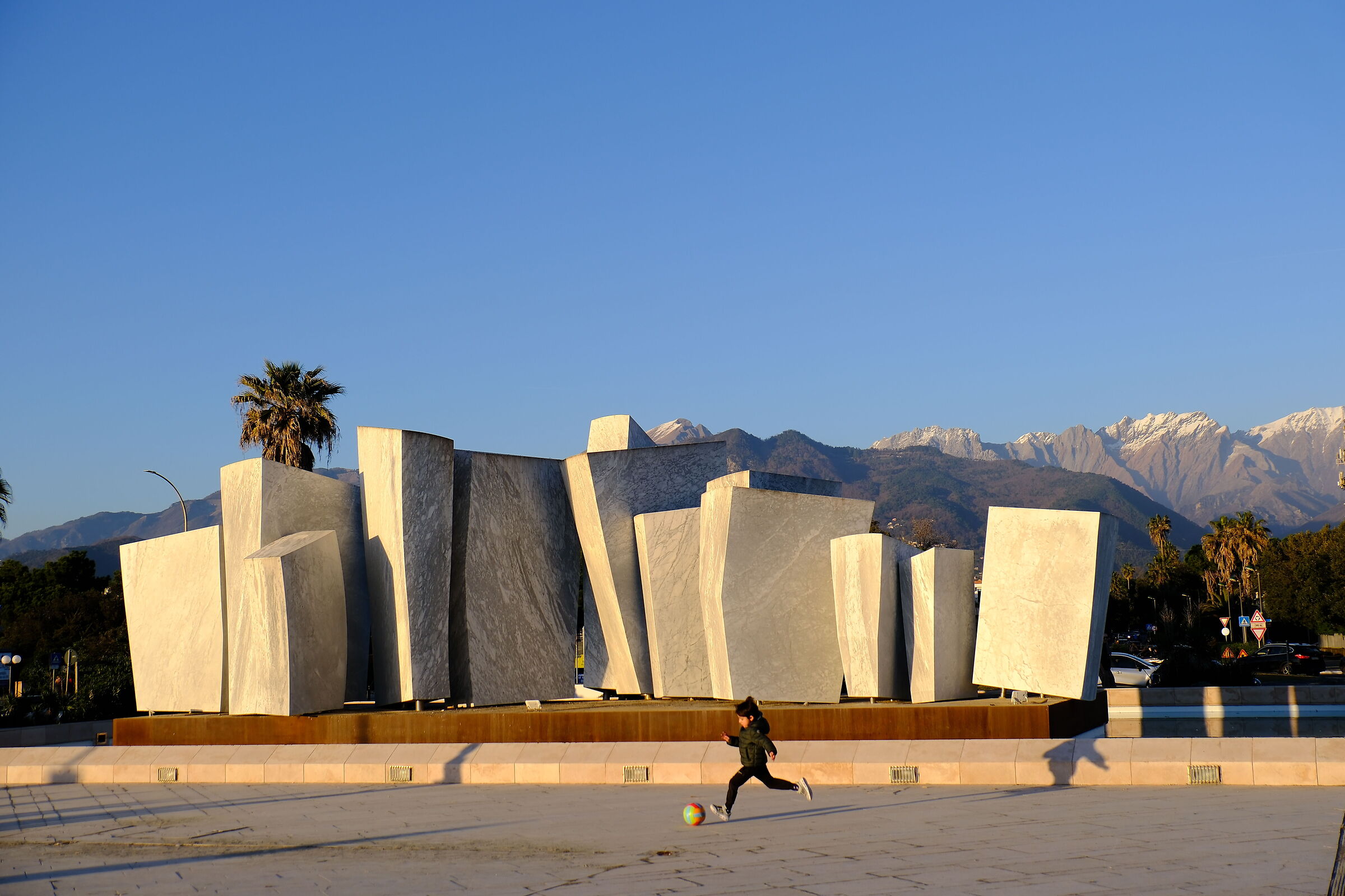 Playing along "Le Vele " in Marina di Massa