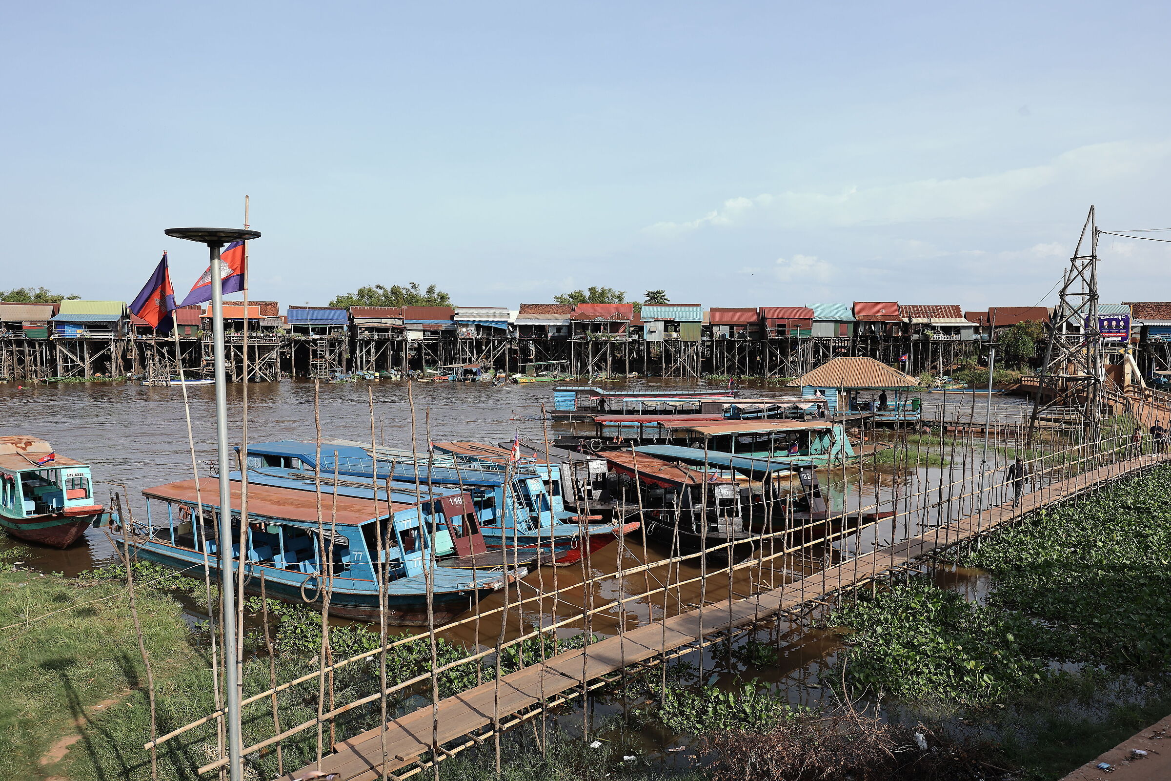 Le palafitte di Kompong Khleang.