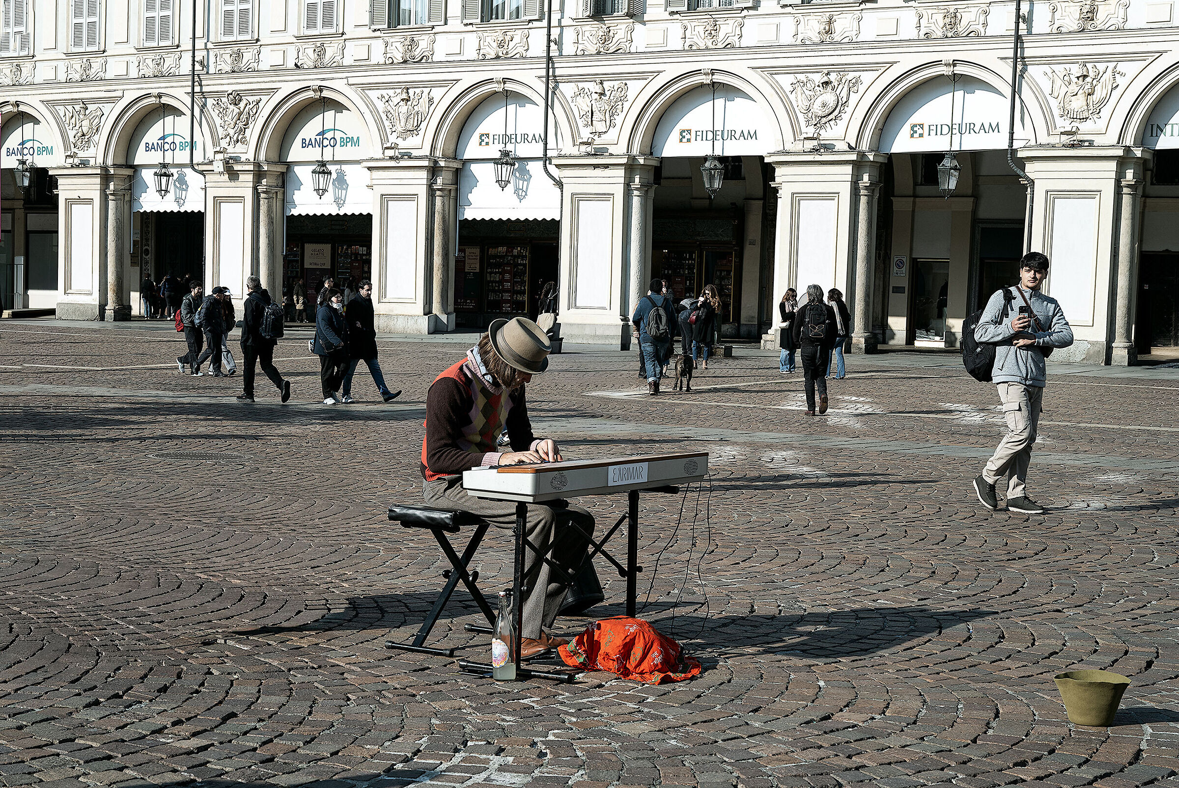 Musician amidst indifference