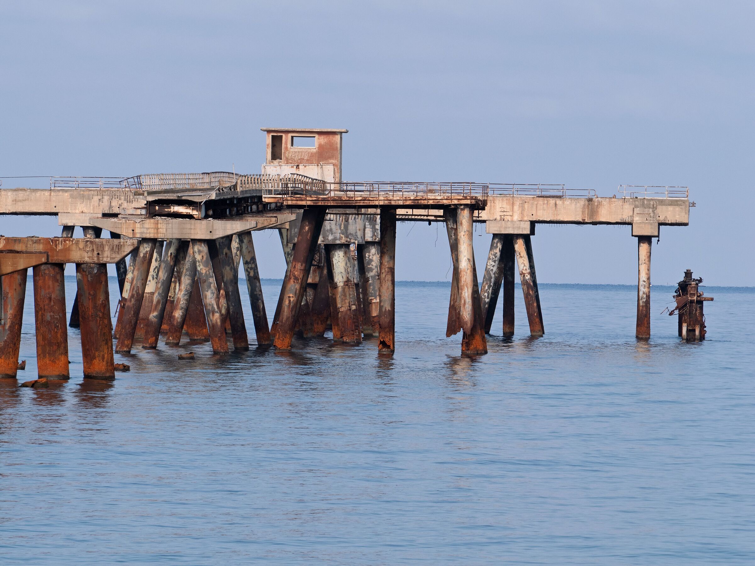 the pier of the former SIR