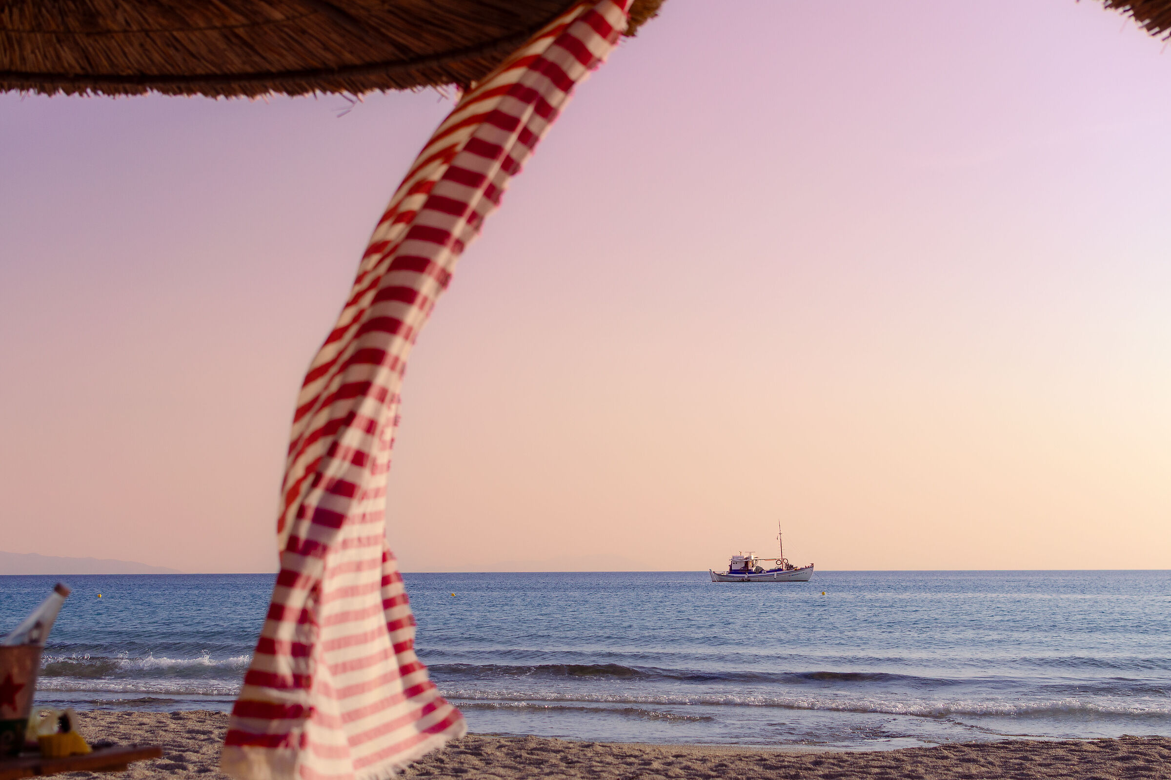 Boat & Beach in Naxos