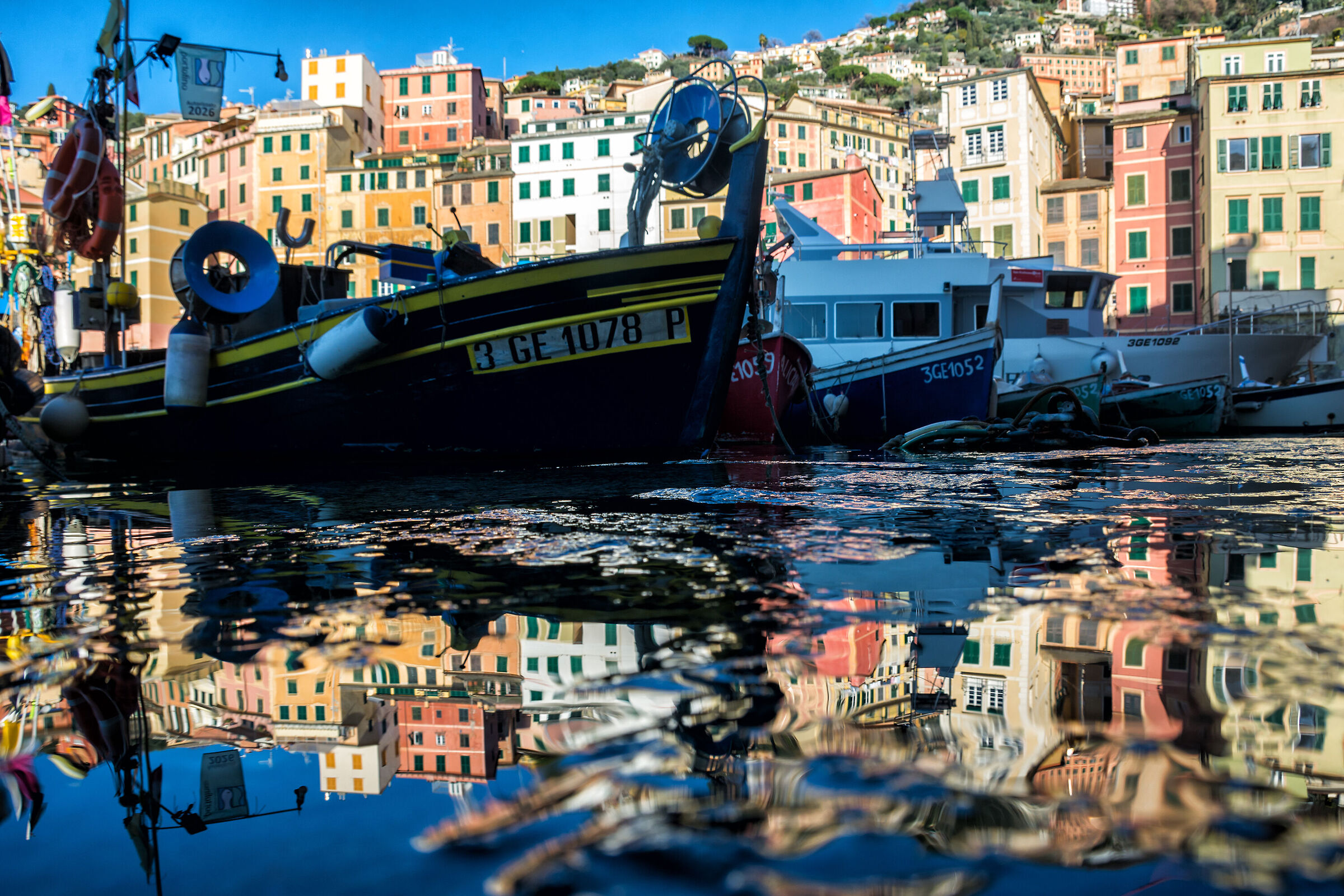 Riflessi sul porticciolo di Camogli