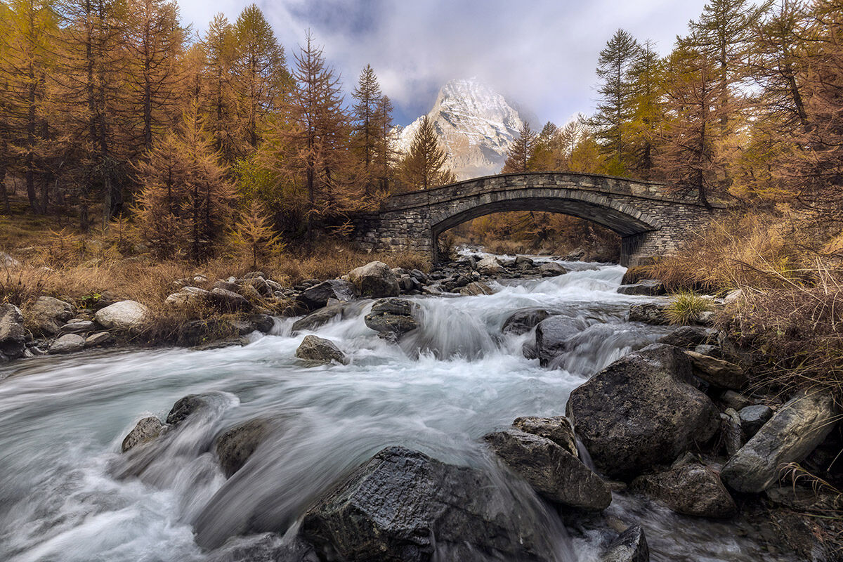 The echo of the river