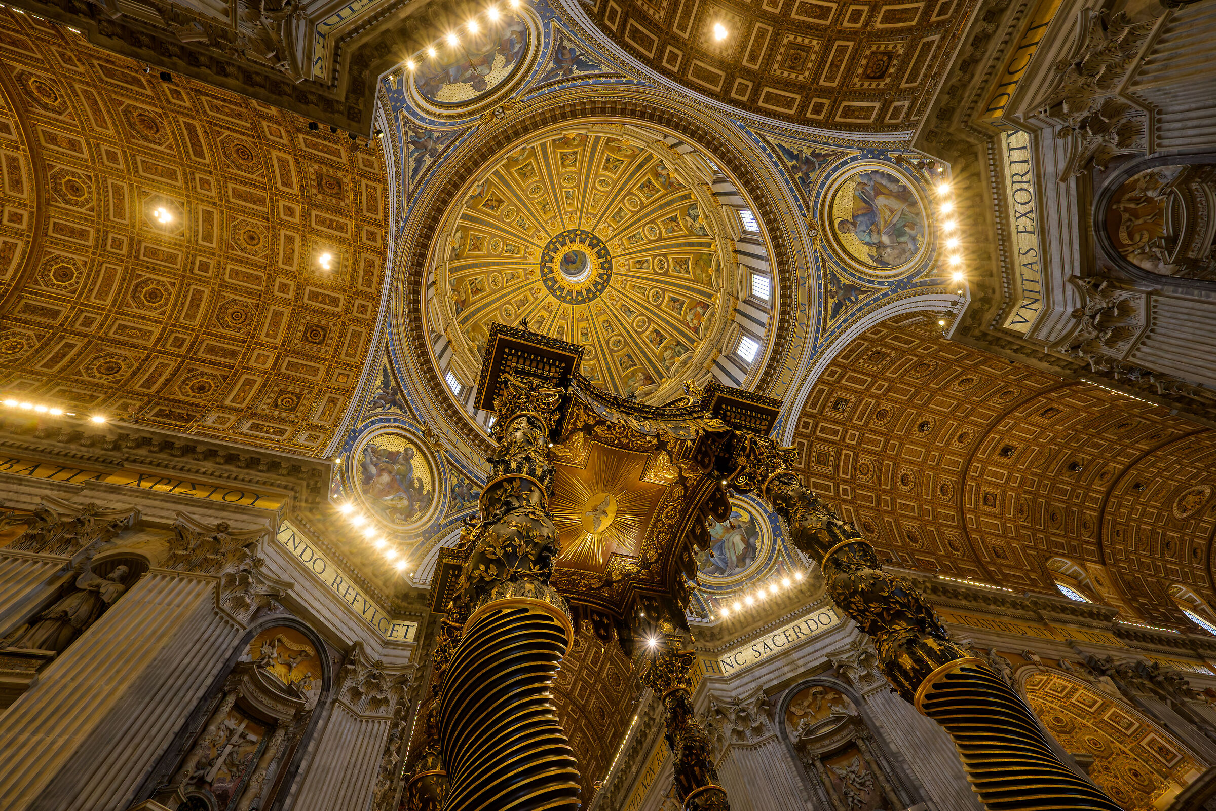 Il soffitto della basilica di S. Pietro