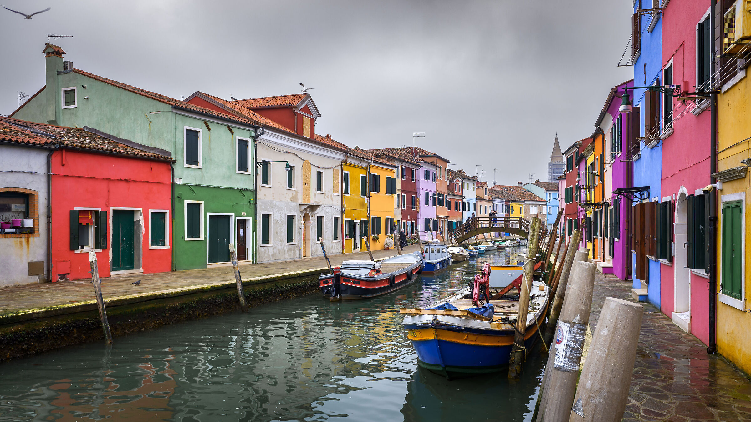 I colori di Burano dopo la pioggia